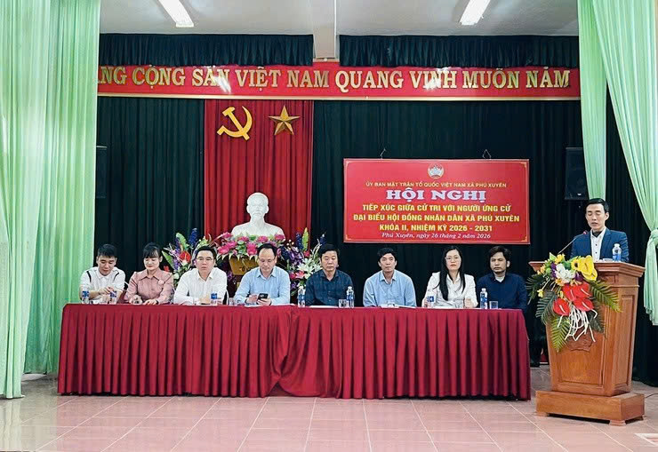 Cử tri xã Phú Xuyên tham gia tiếp xúc người ứng cử đại biểu HĐND tại đơn vị bầu cử số 2