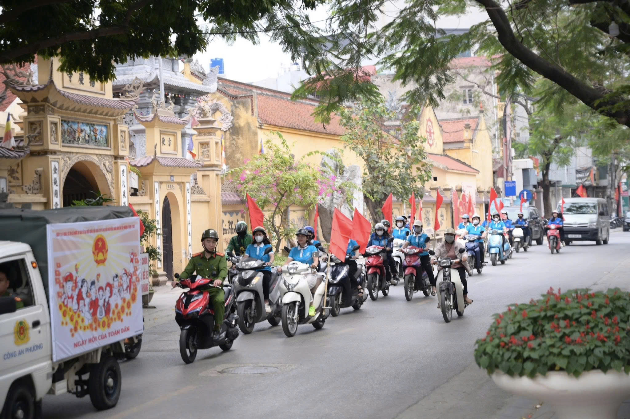 Phường Vĩnh Hưng tổ chức đoàn xe tuyên truyền lưu động, lan tỏa khí thế hướng về ngày bầu cử 15-3