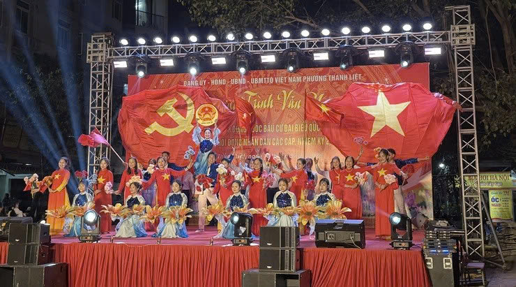 Phường Thanh Liệt rộn ràng đêm văn nghệ chào mừng thành công cuộc bầu cử
