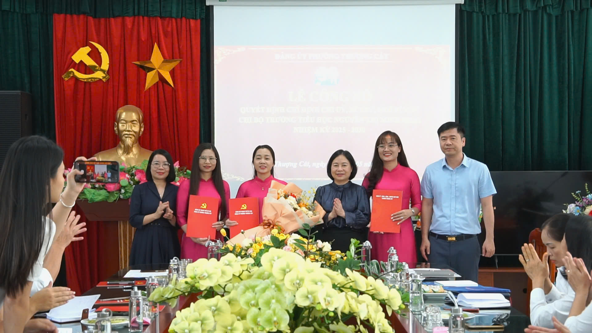 Phường Thượng Cát kiện toàn Chi ủy Trường Tiểu học Nguyễn Thị Minh Khai, nâng cao năng lực lãnh đạo trong nhà trường