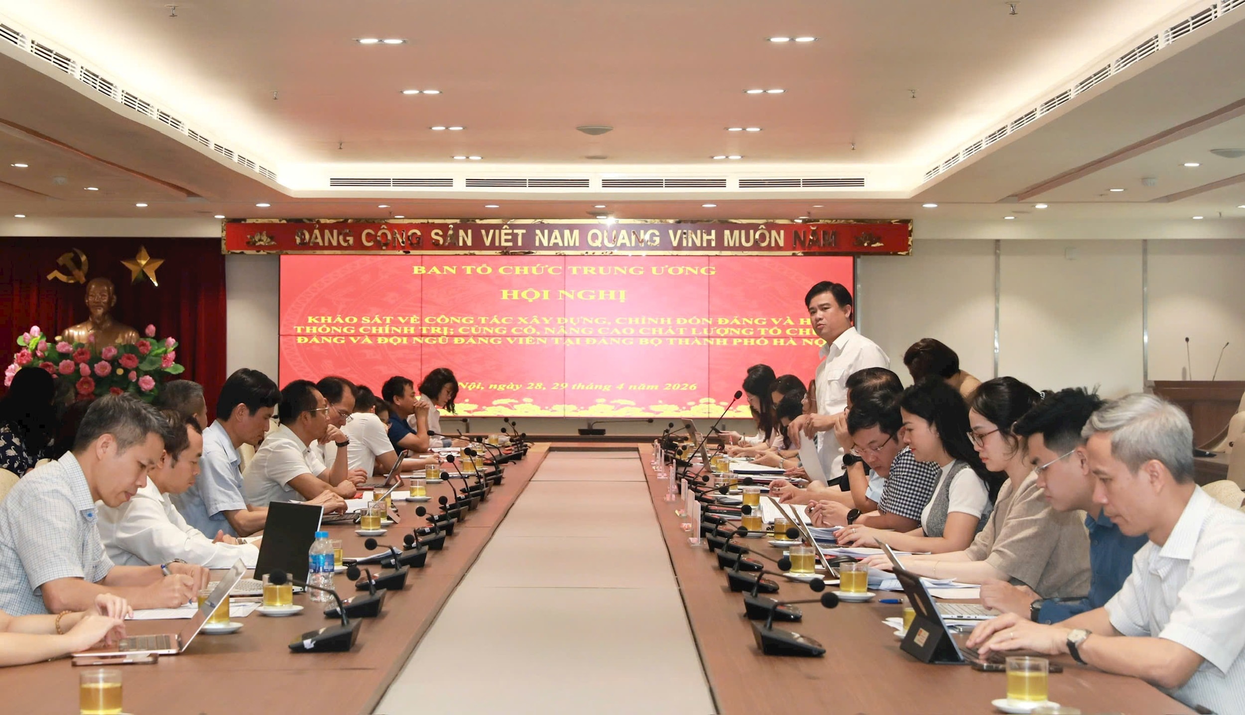 Ban Tổ chức Trung ương khảo sát công tác kết nạp Đảng trong học sinh, sinh viên tại Hà Nội