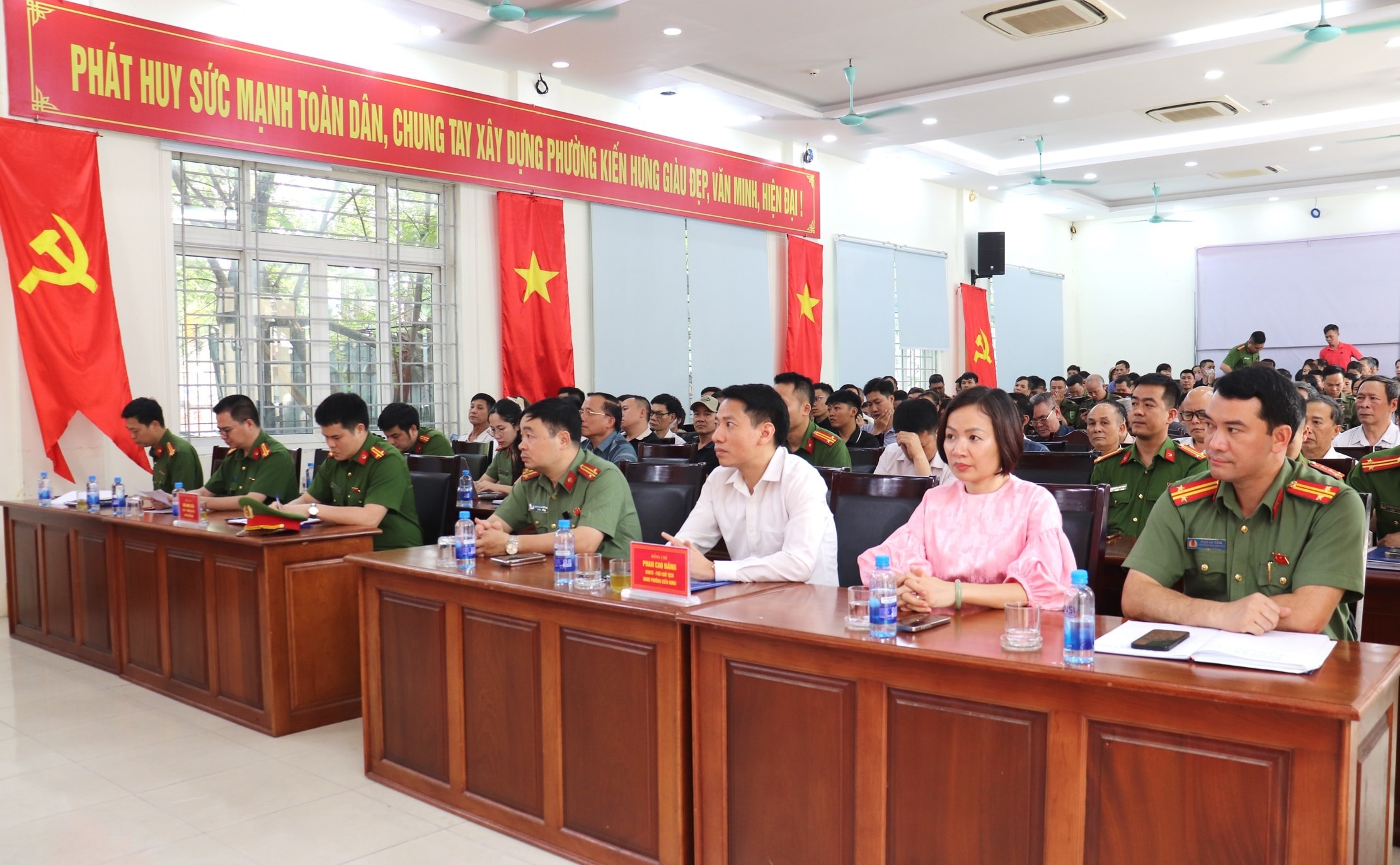 Phường Kiến Hưng siết chặt quản lý trật tự đô thị, gần 800 hộ kinh doanh ký cam kết không lấn chiếm vỉa hè
