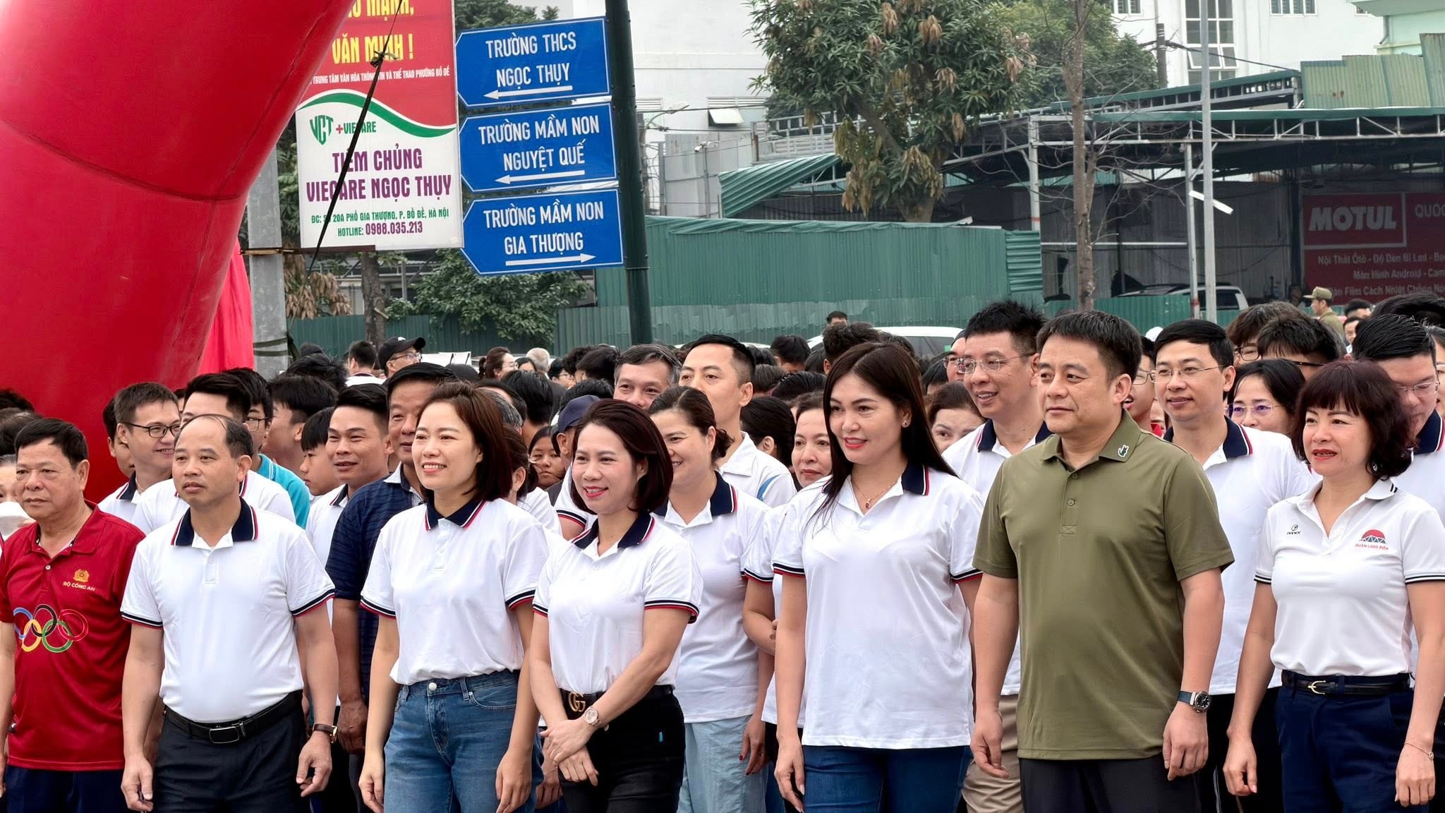 Phường Bồ Đề lan tỏa phong trào rèn luyện thân thể với hơn 1.100 người hưởng ứng Ngày chạy Olympic