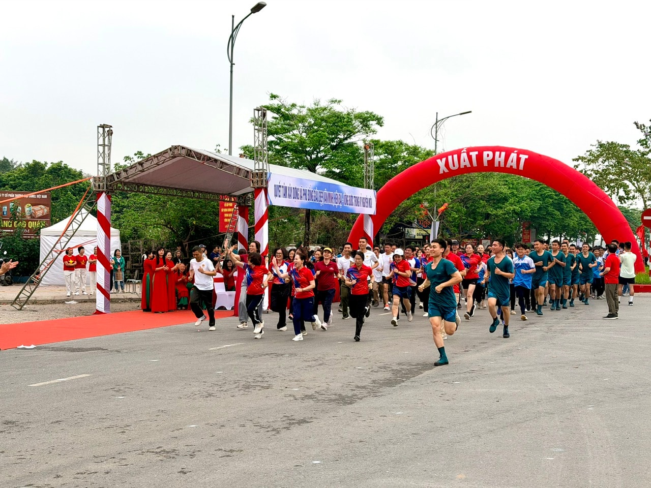 Xã Phù Đổng phát động Ngày chạy Olympic và Giải chạy Hànộimới lần thứ 51 với hơn 1.500 người tham gia