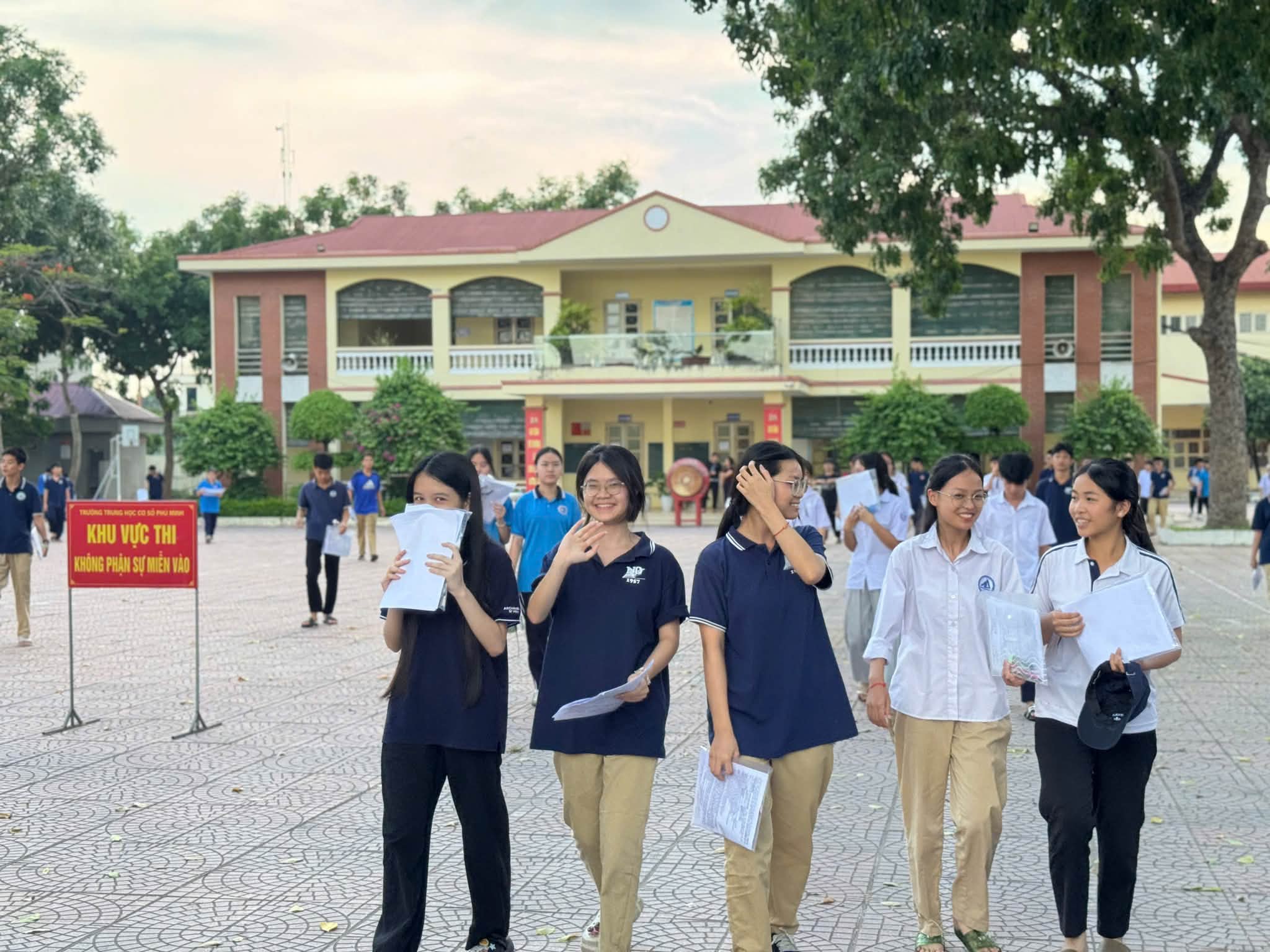 1.338 thí sinh tham gia kỳ thi tuyển sinh vào lớp 10 THPT  năm học 2026-2027 tại xã Nội Bài