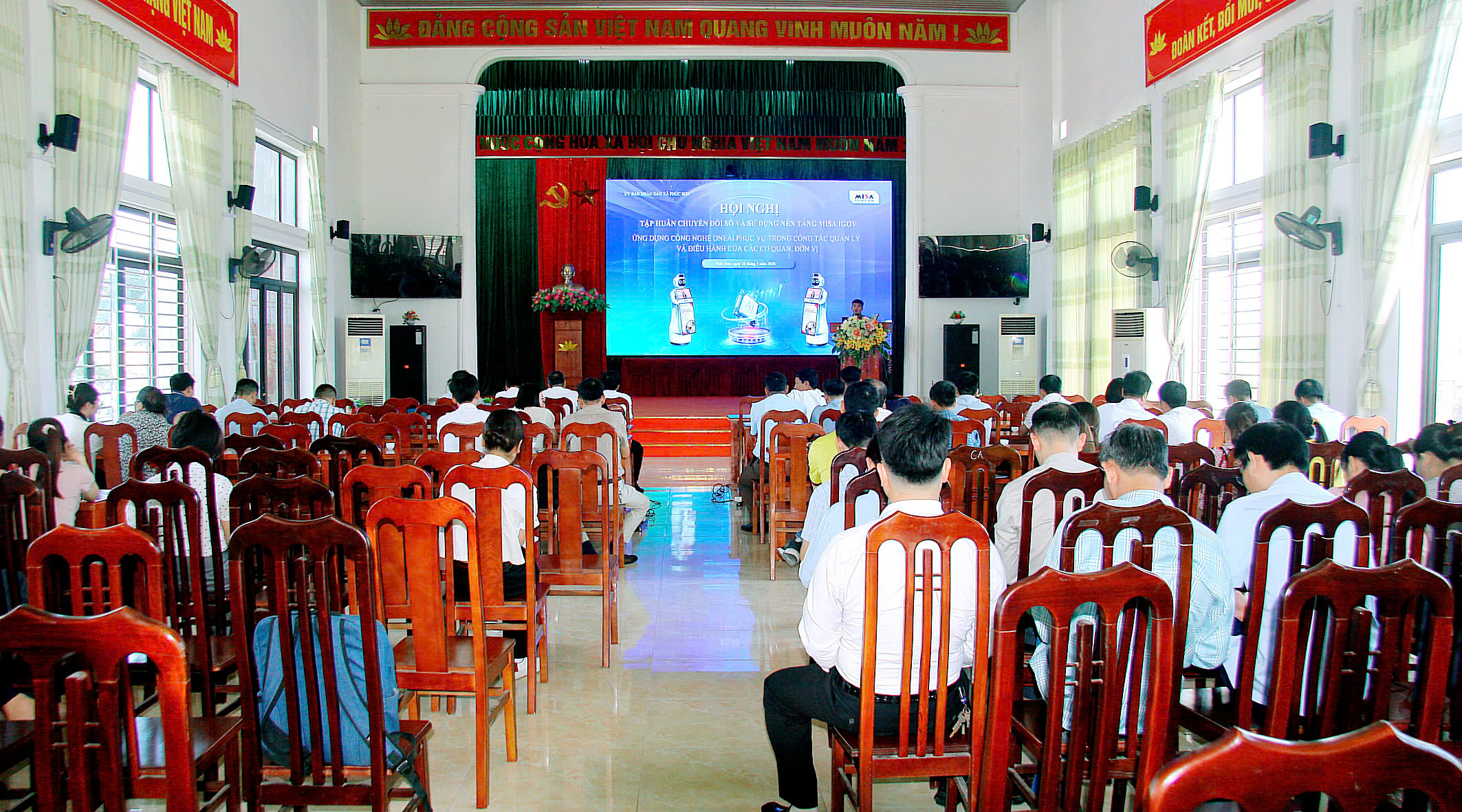 Xã Phúc Sơn đẩy mạnh ứng dụng trí tuệ nhân tạo trong điều hành, quản lý trên môi trường số