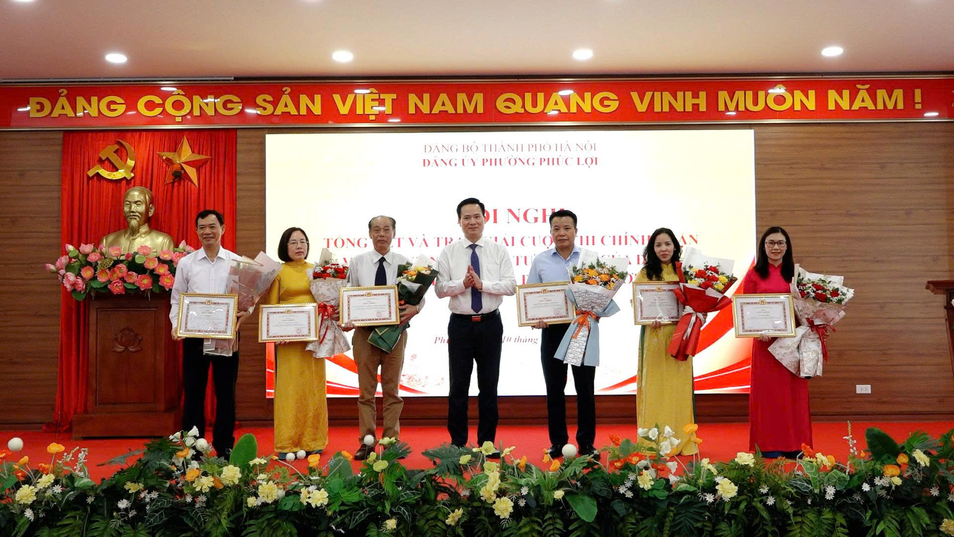 Phường Phúc Lợi biểu dương các tập thể, cá nhân xuất sắc tại Cuộc thi chính luận bảo vệ nền tảng tư tưởng của Đảng năm 2026