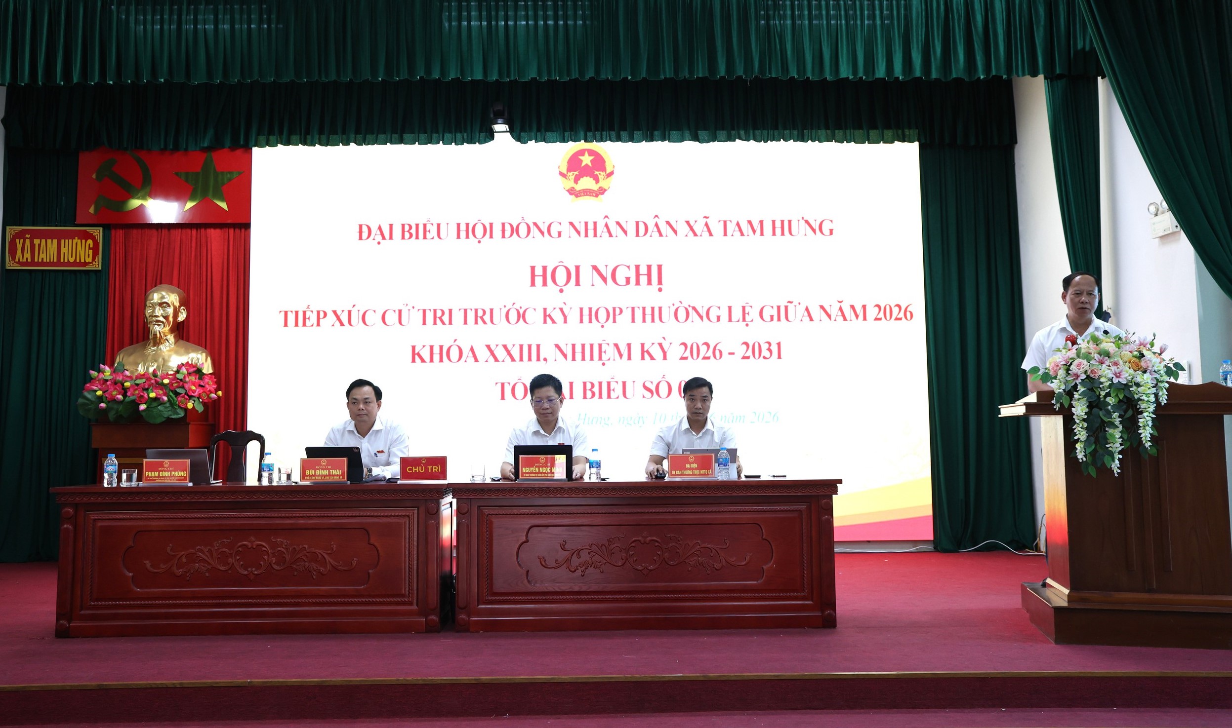 Xã Tam Hưng đồng loạt tiếp xúc cử tri trước kỳ họp giữa năm, lắng nghe kiến nghị từ cơ sở