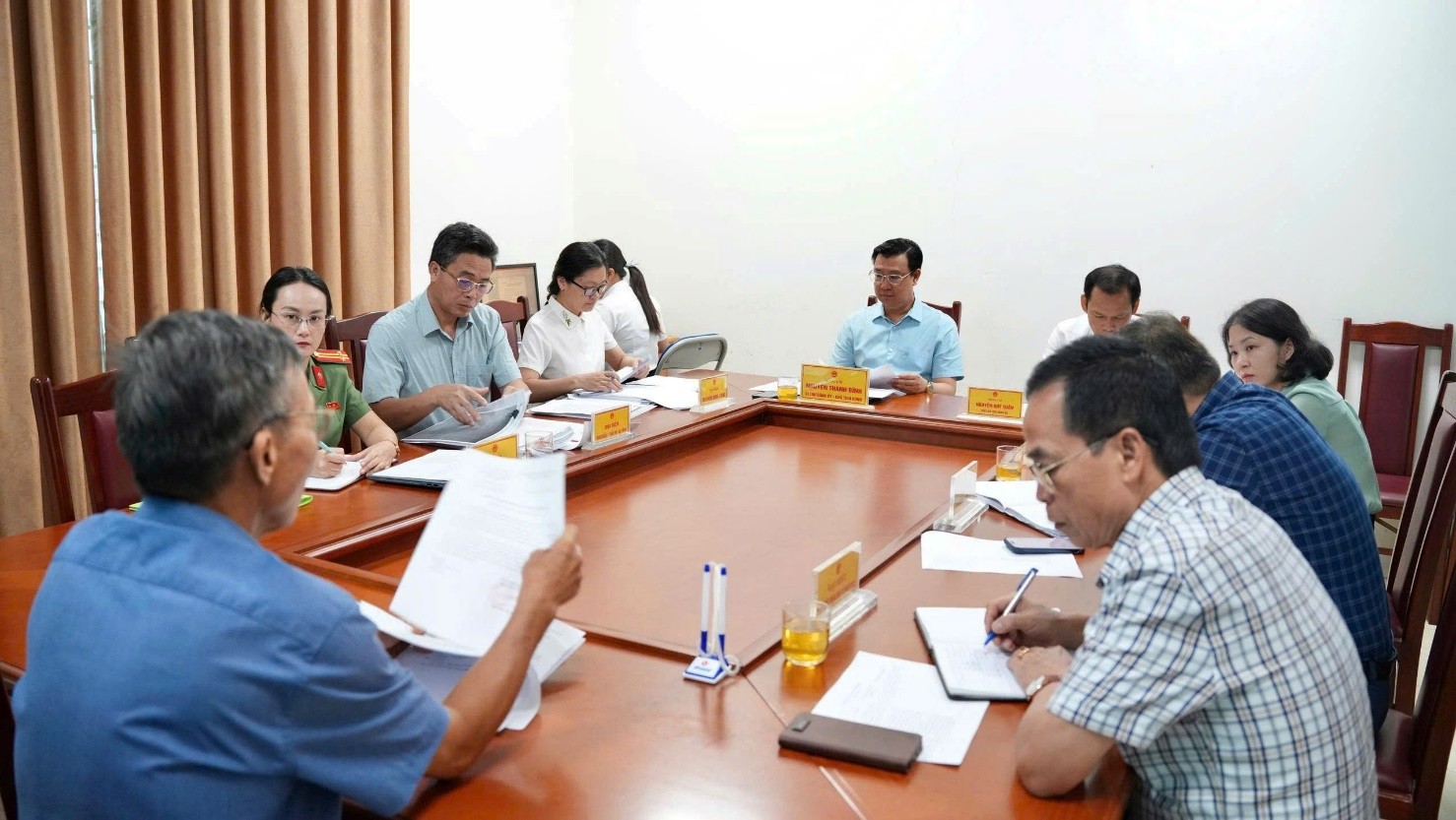 Bí thư Đảng ủy xã Hoài Đức trực tiếp lắng nghe, chỉ đạo giải quyết kiến nghị của công dân