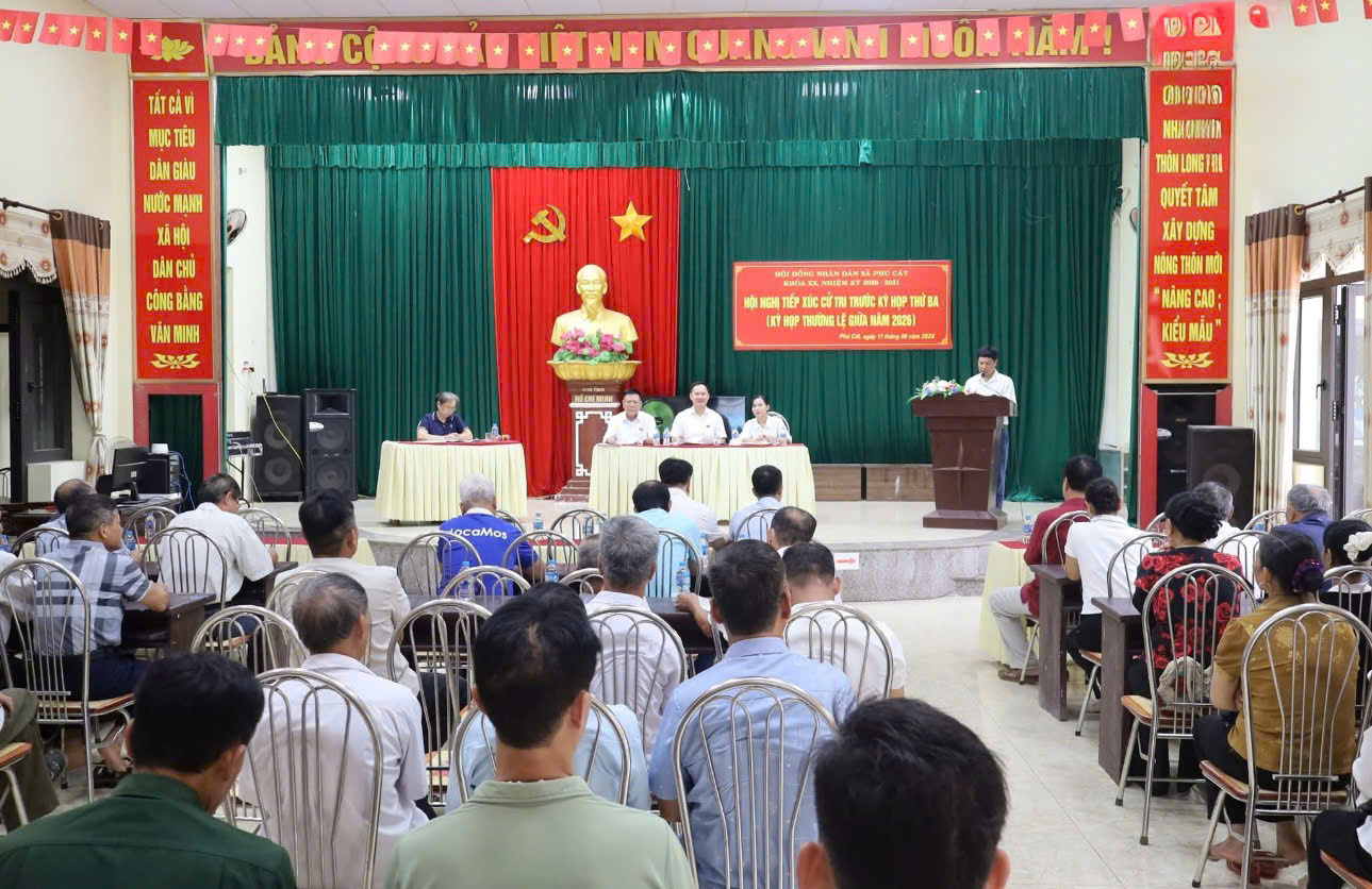Cử tri kiến nghị nhiều vấn đề dân sinh trước kỳ họp HĐND xã Phú Cát