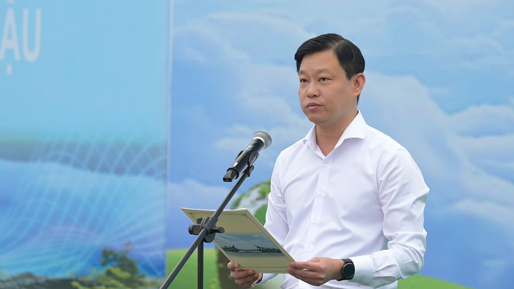 Phường Tây Hồ lan tỏa thông điệp sống xanh từ hành động bảo vệ môi trường quanh Hồ Tây