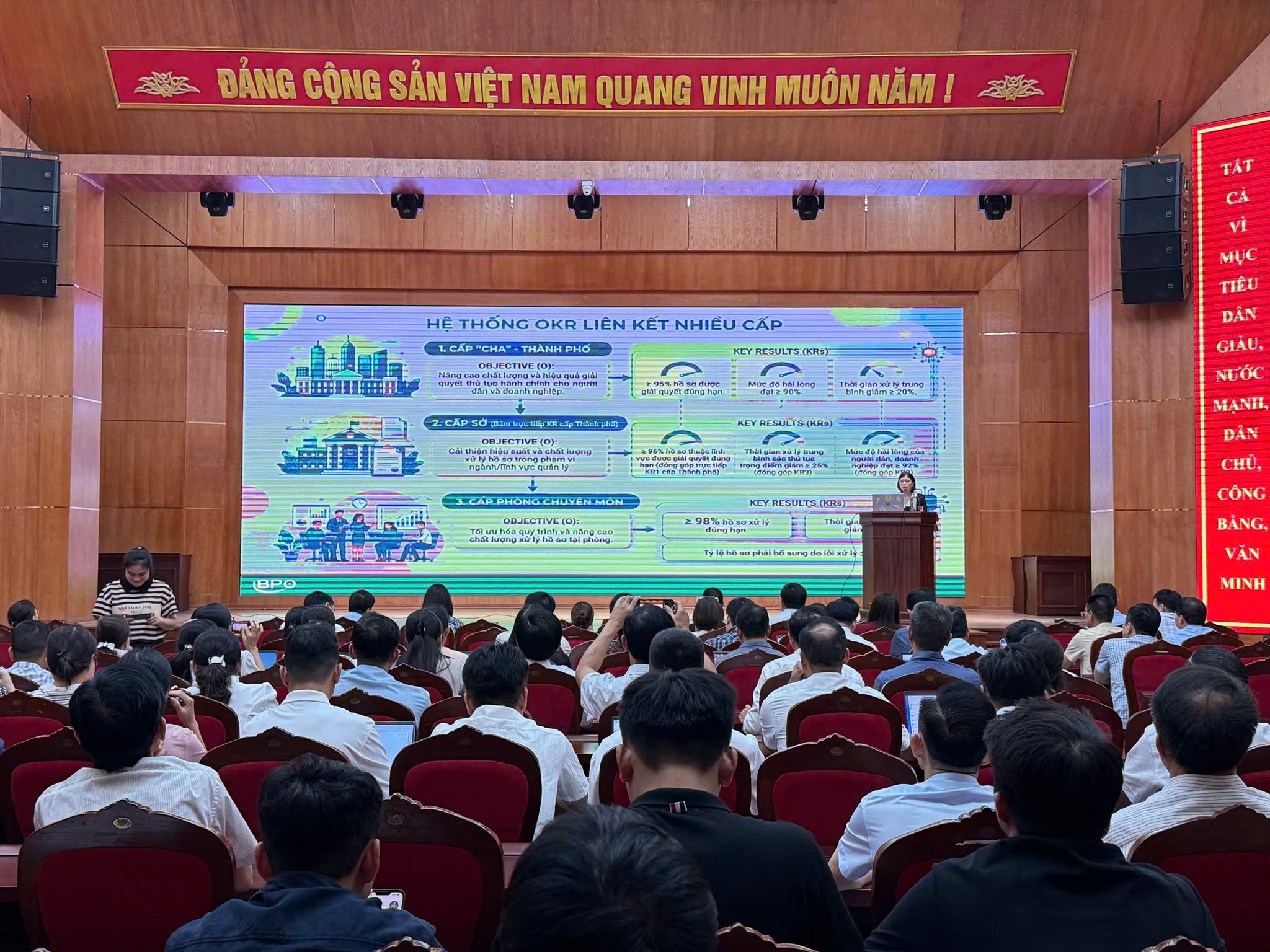 Xã Vân Đình nâng cao năng lực số cho đội ngũ cán bộ qua tập huấn Hệ thống HanoiWork