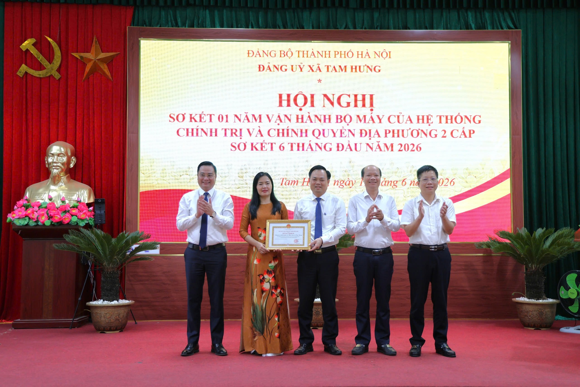 Xã Tam Hưng nhìn lại một năm vận hành mô hình chính quyền địa phương hai cấp: Bộ máy ổn định, tạo đà cho phát triển