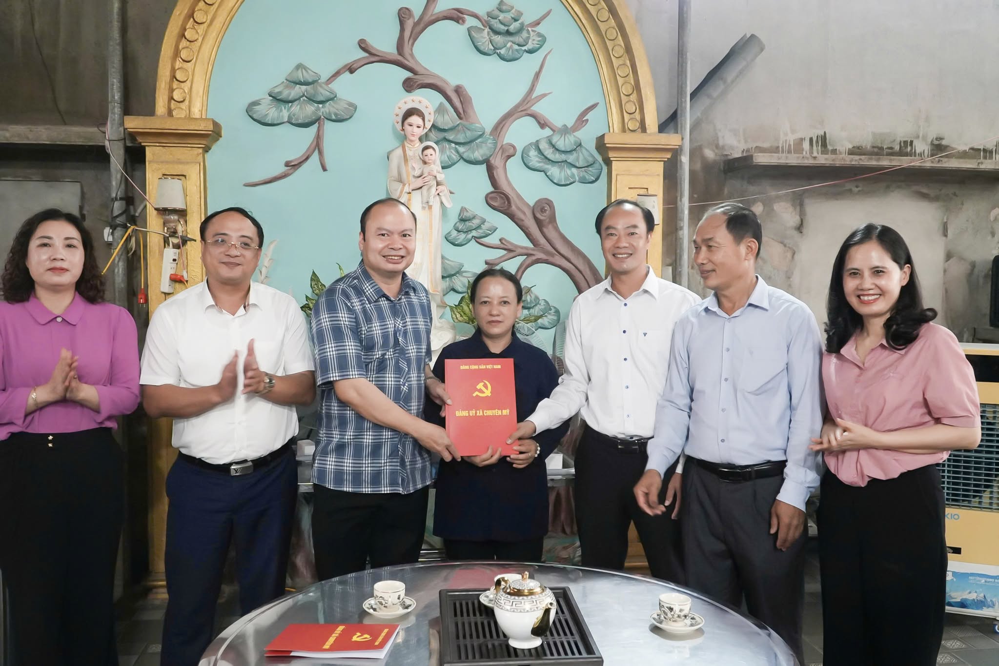 Xã Chuyên Mỹ trao Giấy chứng nhận hoạt động trợ giúp xã hội cho Mái ấm La Vang