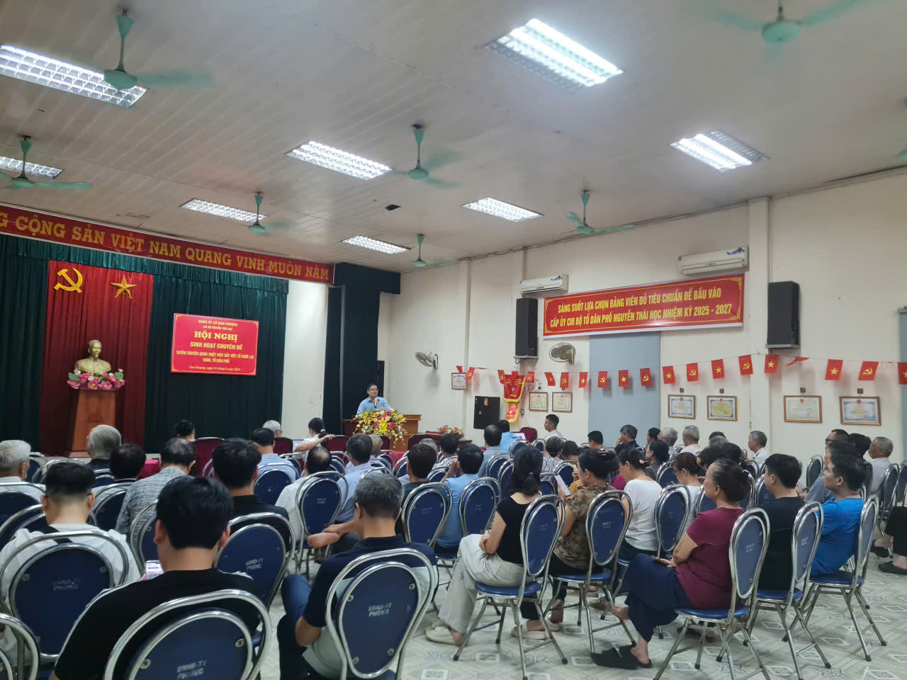 Xã Đan Phượng tạo đồng thuận từ chi bộ cơ sở trong triển khai phương án sắp xếp thôn, tổ dân phố
