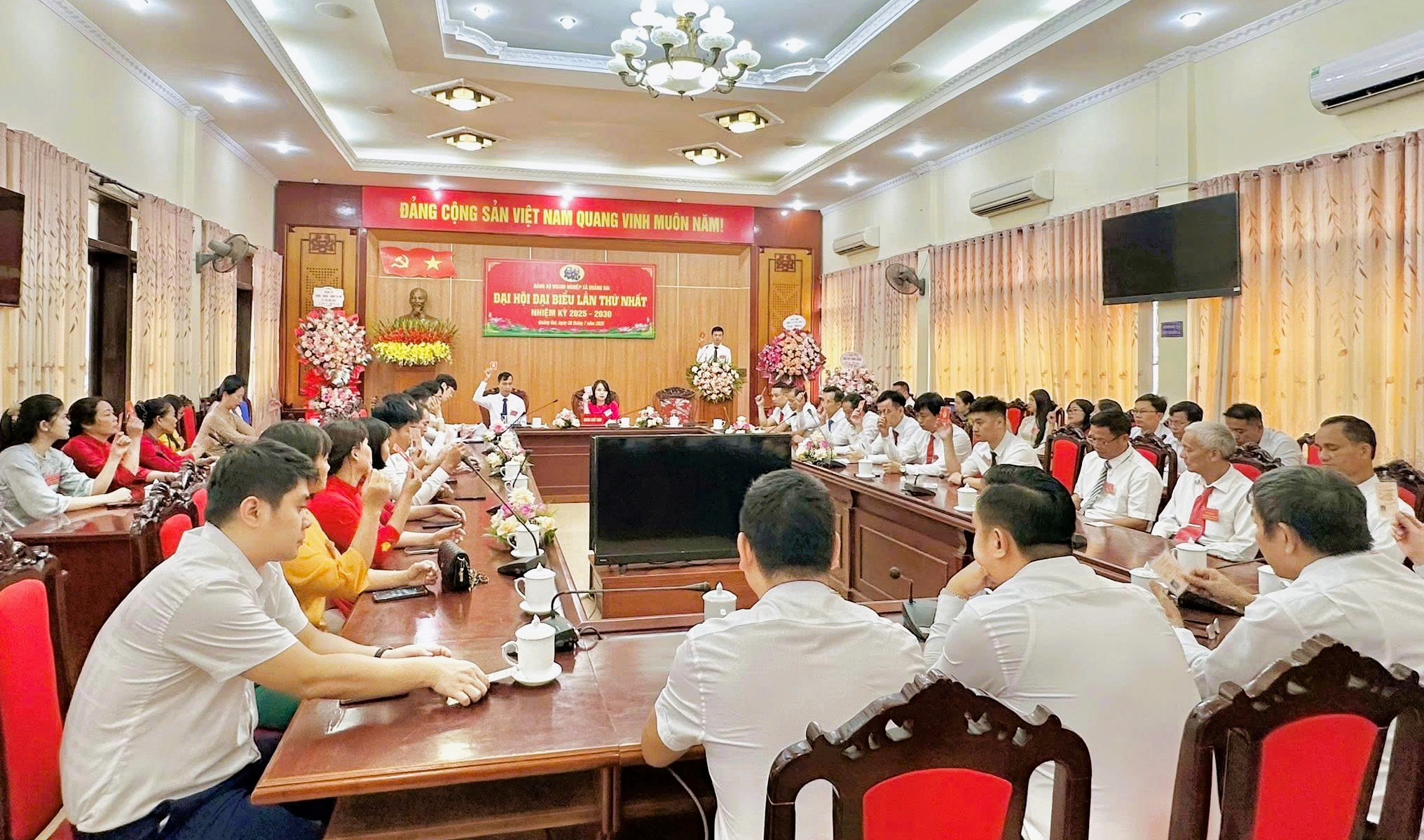 Xã Quảng Oai nâng cao chất lượng tổ chức đảng trong doanh nghiệp tư nhân, tạo động lực phát triển từ cơ sở