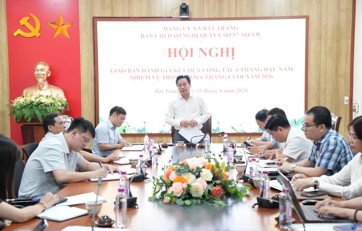 Xã Bát Tràng đẩy mạnh chuyển đổi số, đưa Nghị quyết số 57-NQ/TW đi vào thực tiễn