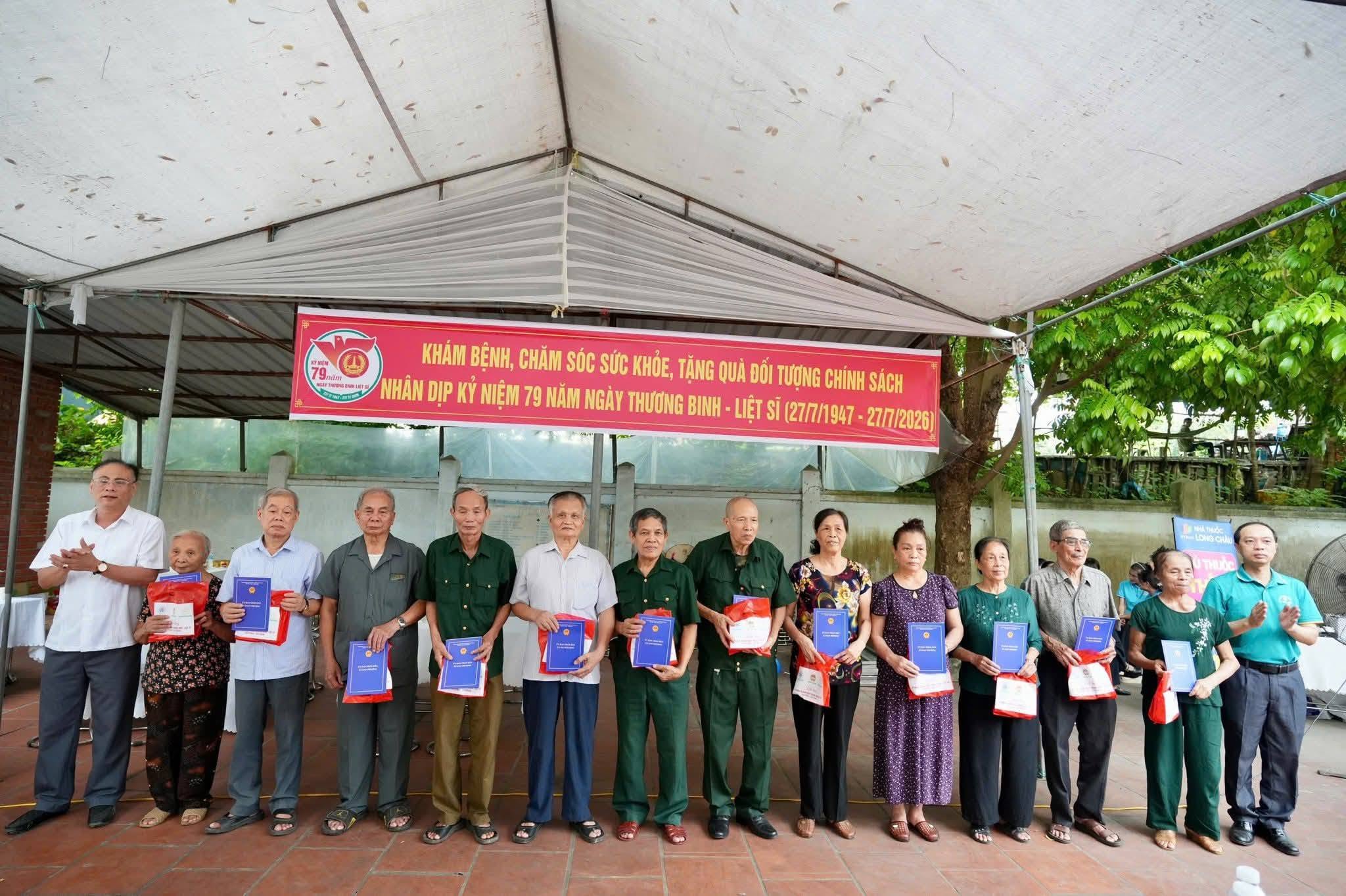 Xã Đan Phượng chăm sóc sức khỏe, tri ân người có công và gia đình chính sách