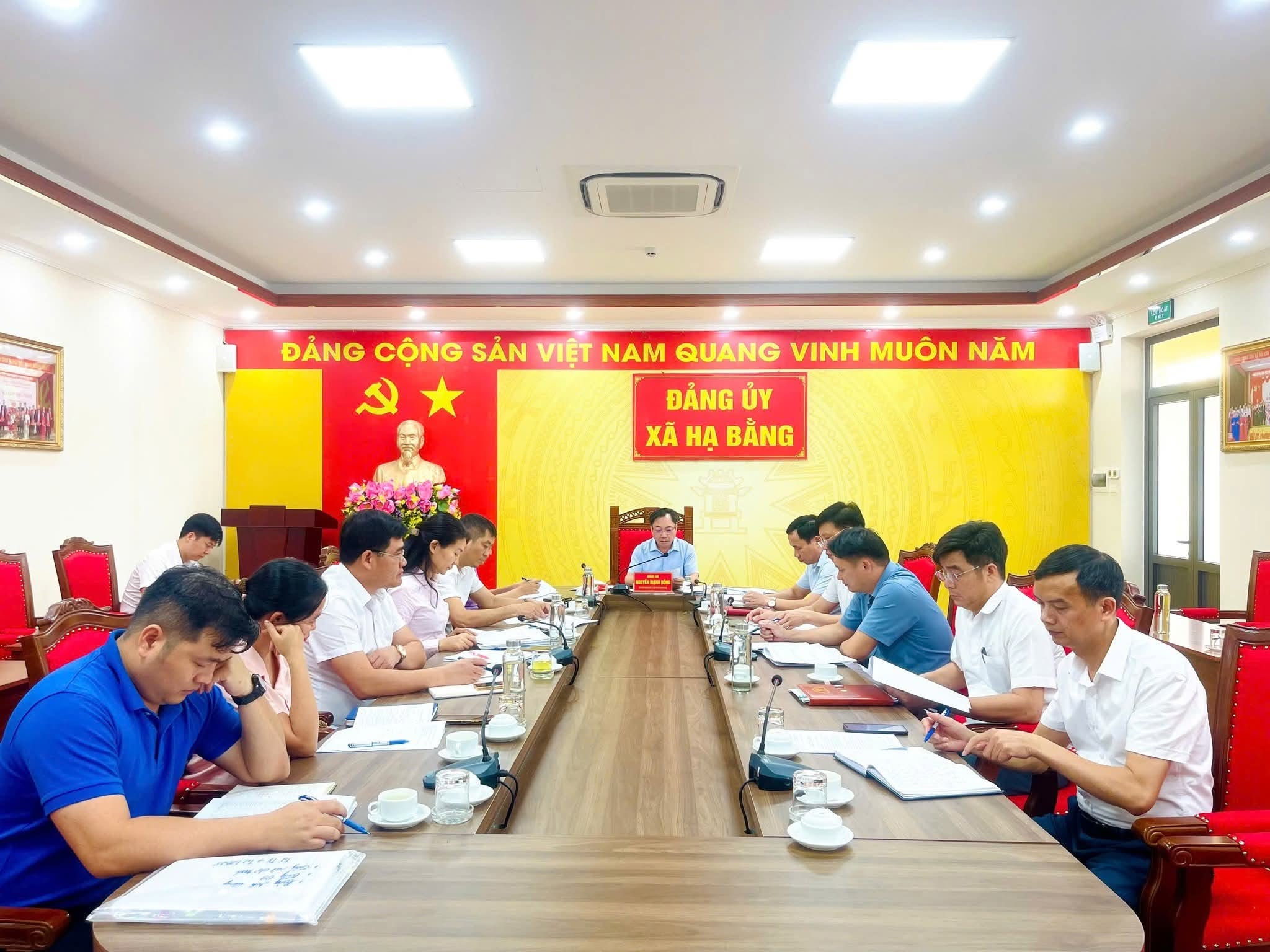 Đảng ủy xã Hạ Bằng rà soát kết quả lấy ý kiến nhân dân, đẩy nhanh lộ trình sắp xếp thôn dân cư