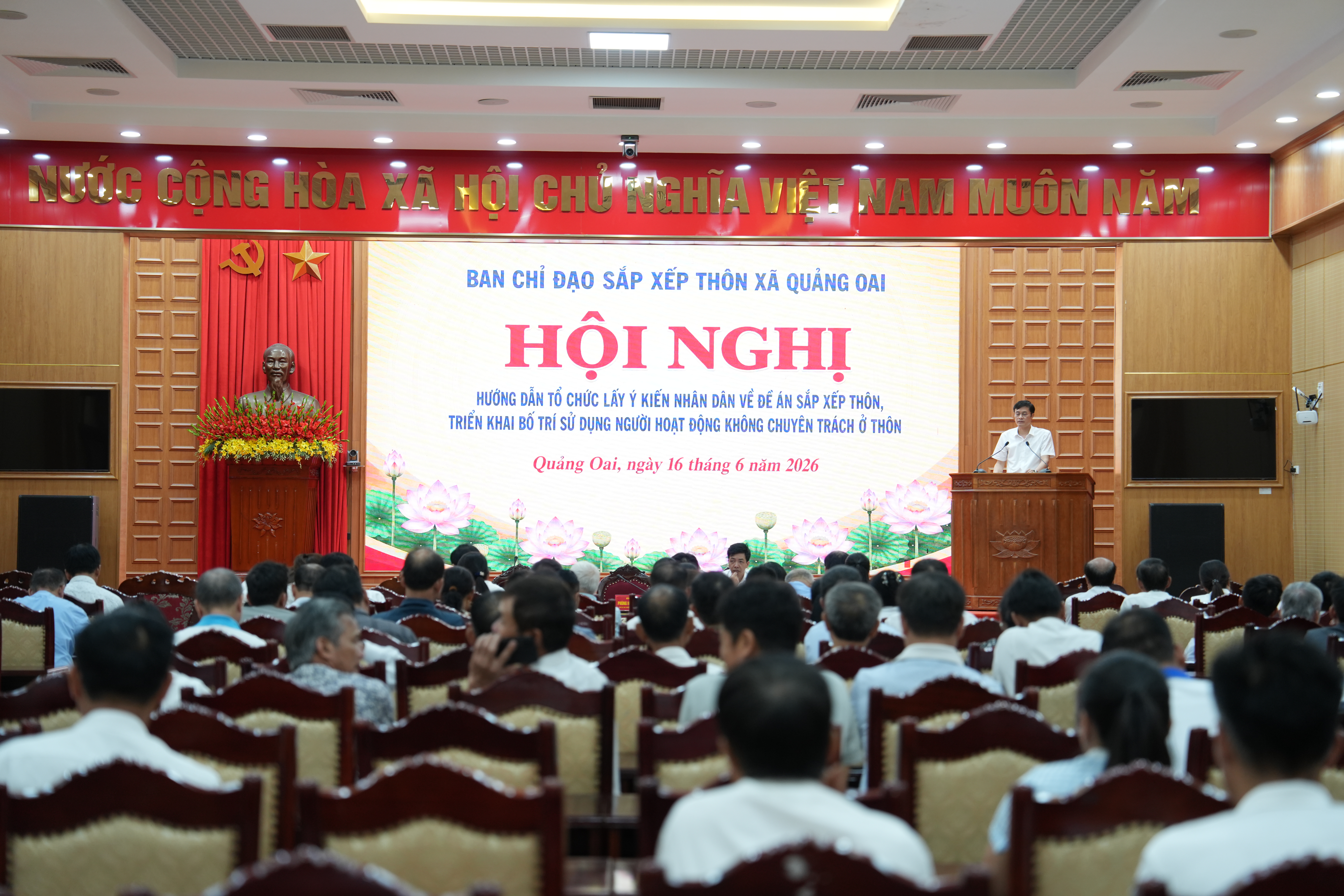 Xã Quảng Oai đẩy mạnh công tác tuyên truyền, lấy ý kiến nhân dân về đề án sắp xếp thôn 