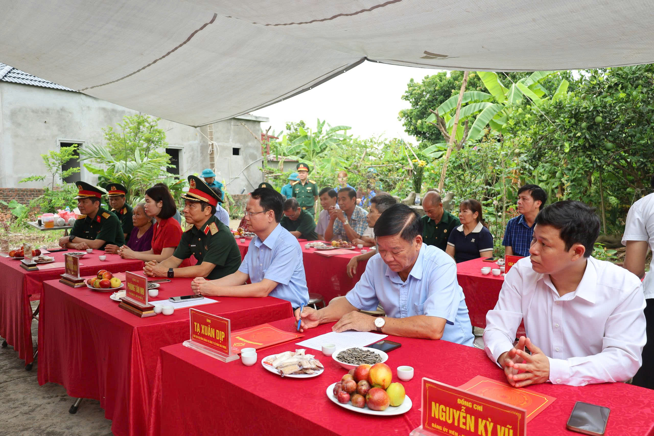 Xã Quảng Oai khởi công xây dựng nhà tình nghĩa cho thân nhân liệt sĩ tại thôn Áng Đông