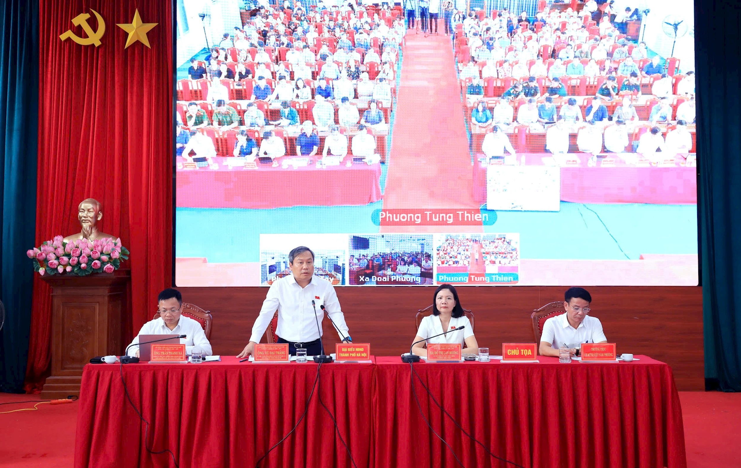 Chủ tịch UBND thành phố Vũ Đại Thắng lắng nghe, tiếp thu kiến nghị cử tri trước kỳ họp HĐND thành phố Hà Nội
