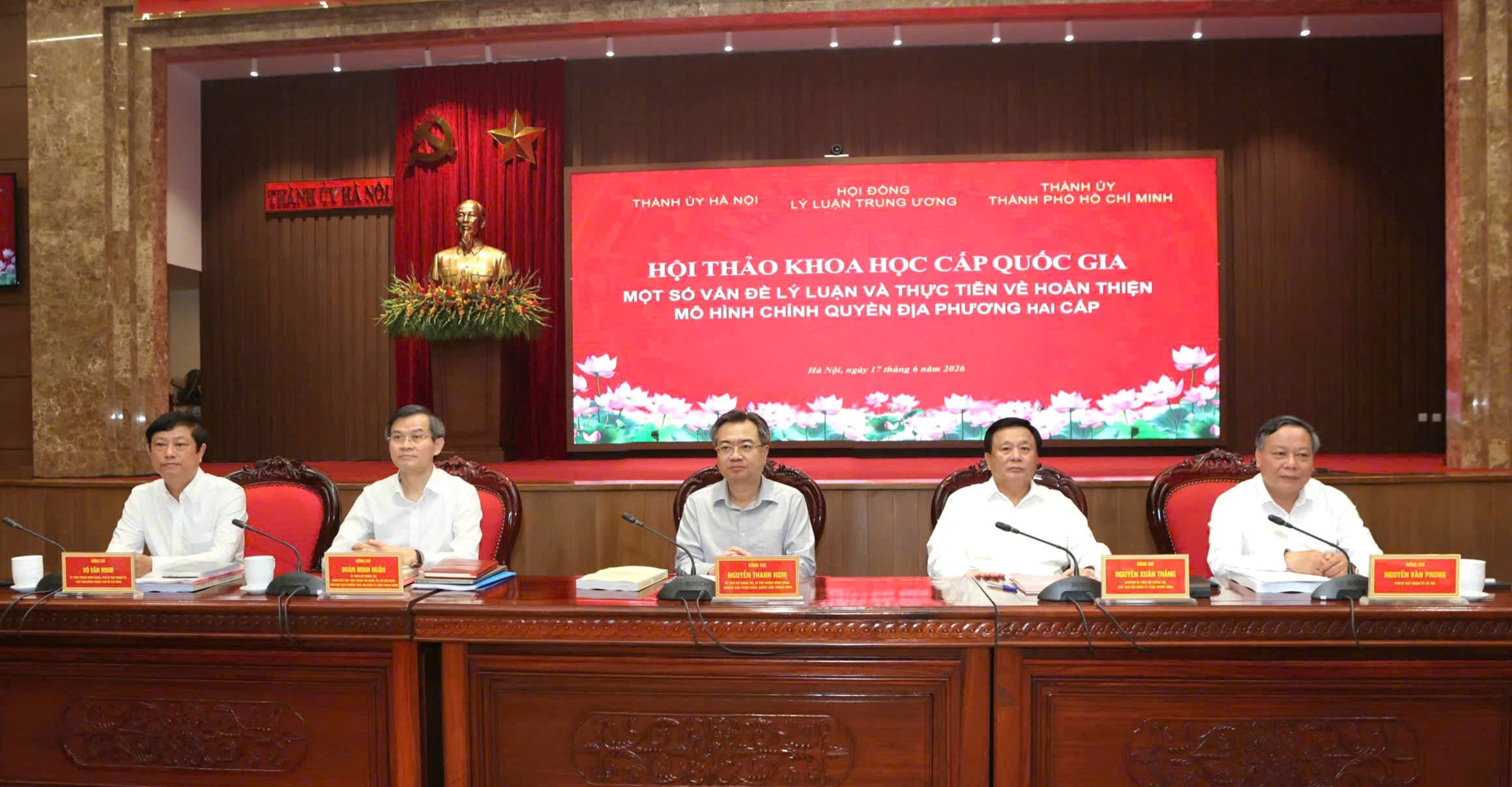 Hoàn thiện thể chế, nâng cao năng lực quản trị trong vận hành chính quyền địa phương hai cấp