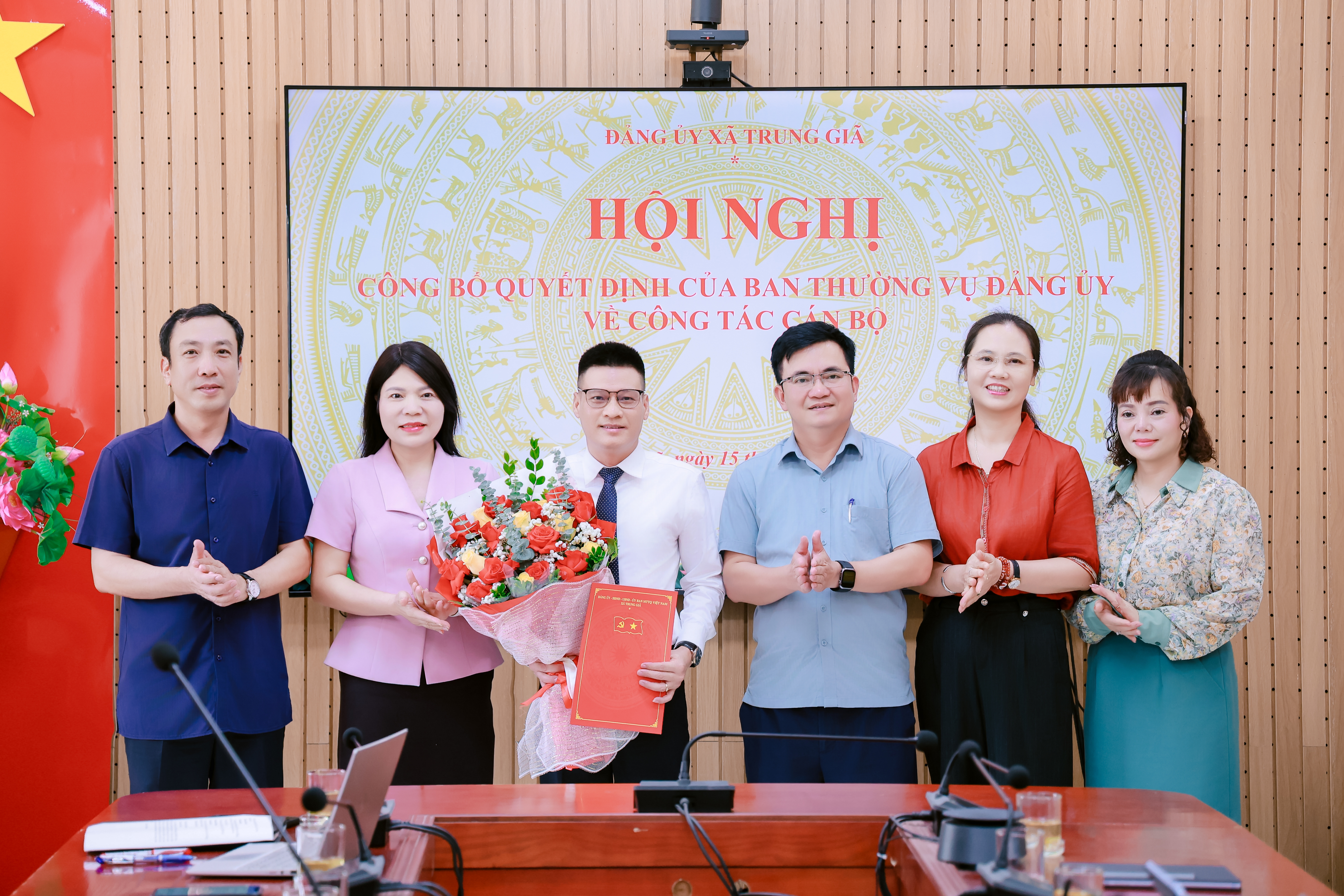 Xã Trung Giã trao tuyết định bổ nhiệm chức vụ Phó Trưởng Ban Xây dựng Đảng