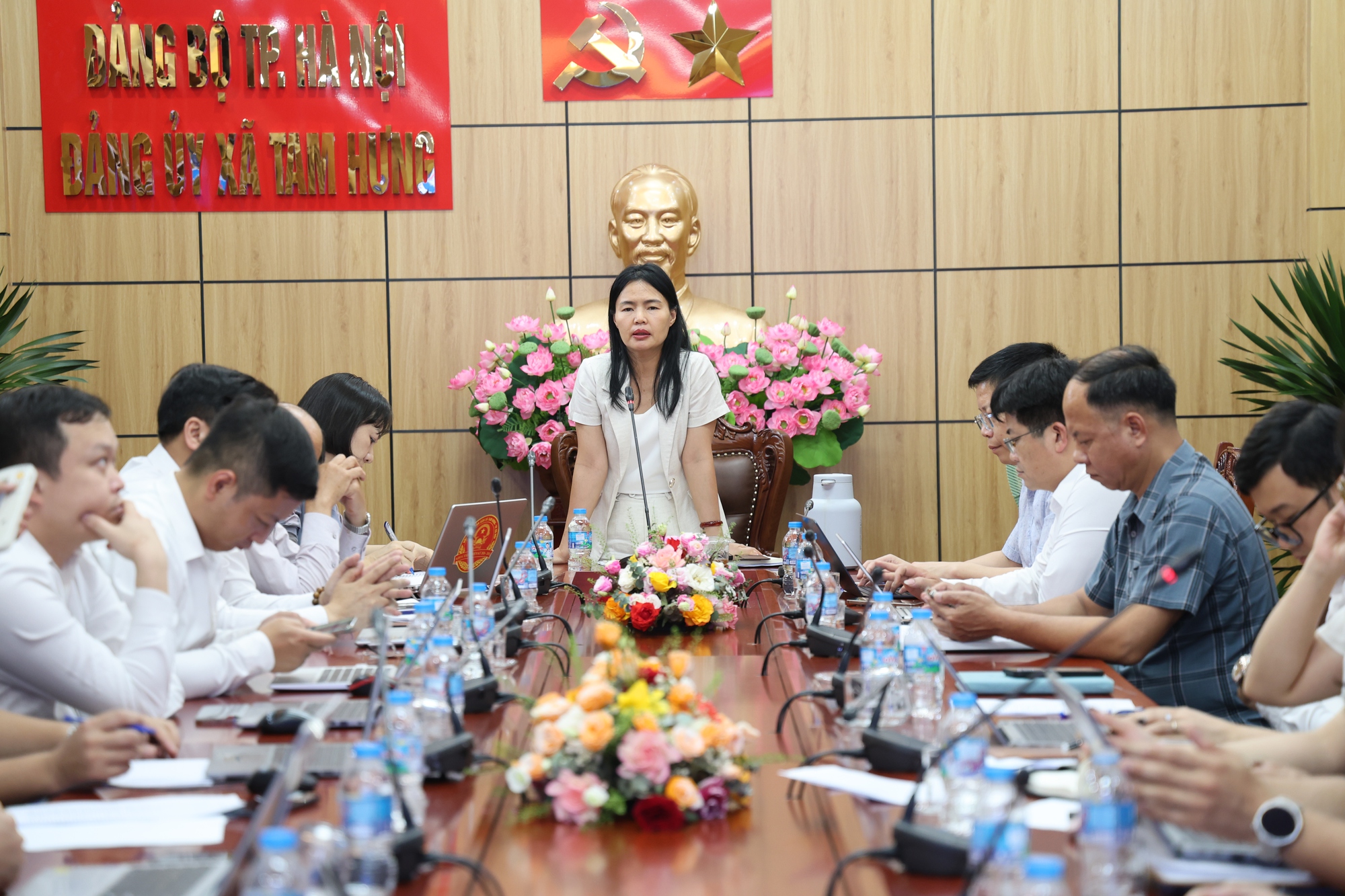 Xã Tam Hưng đẩy mạnh ứng dụng nền tảng HanoiWork trong quản trị công việc và đánh giá cán bộ