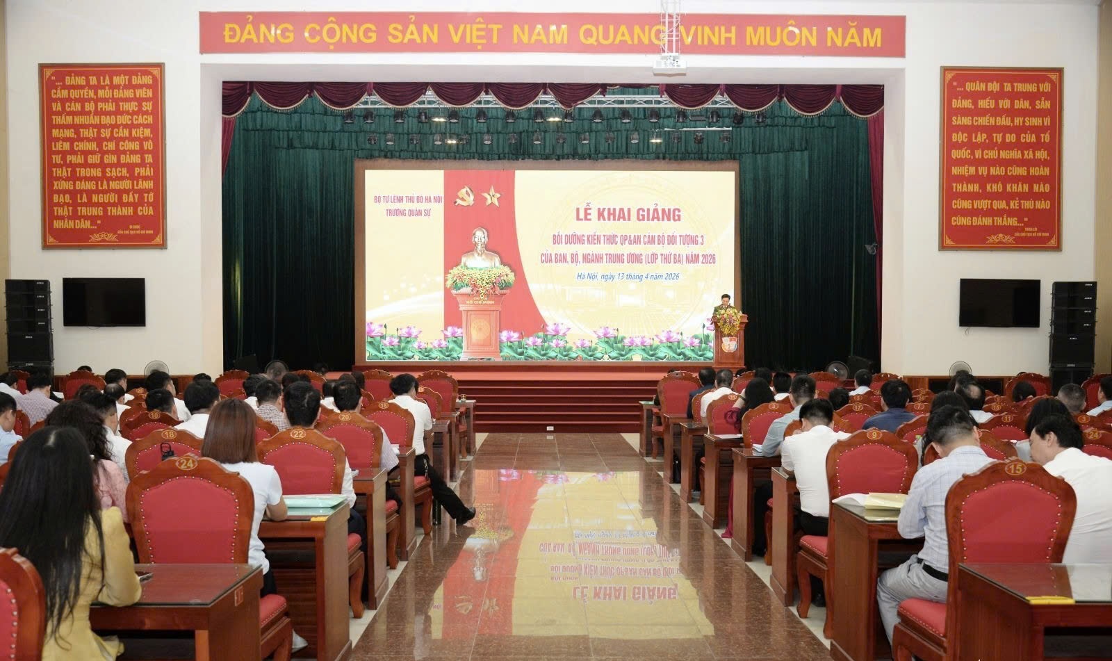 Bộ Tư lệnh Thủ đô Hà Nội khai giảng lớp bồi dưỡng kiến thức quốc phòng và an ninh cho cán bộ đối tượng 3