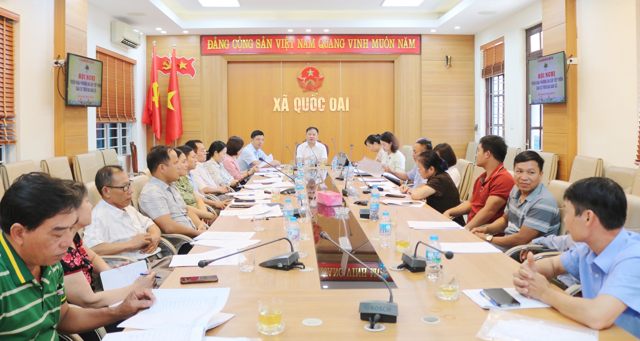 Xã Quốc Oai lấy ý kiến, tạo đồng thuận trong thực hiện phương án sắp xếp thôn
