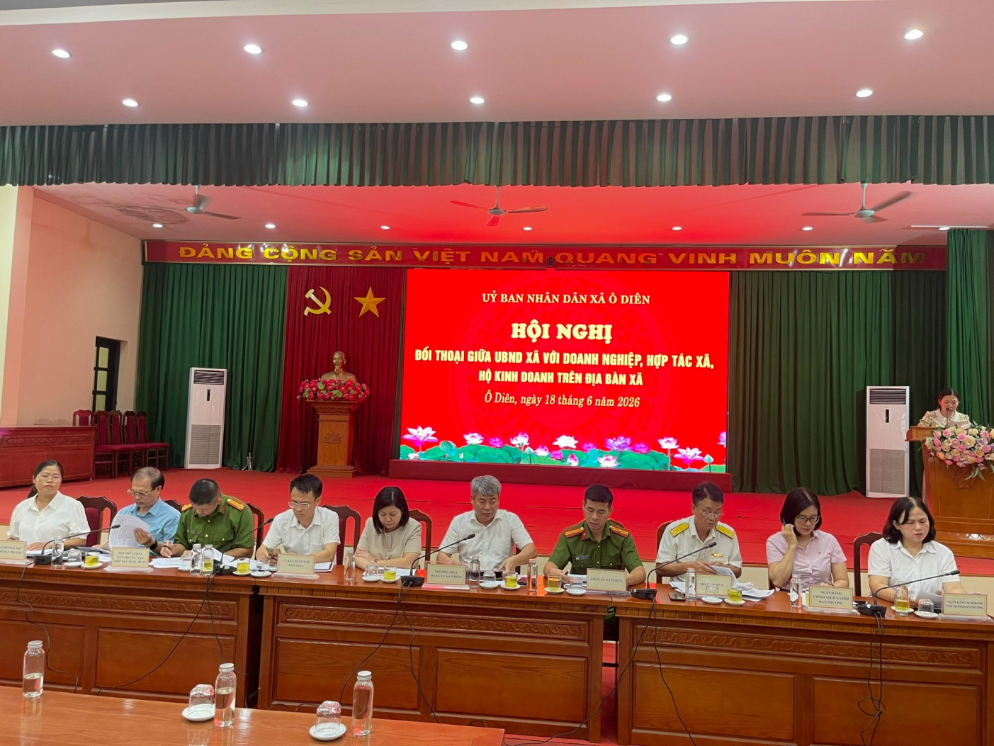 UBND xã Ô Diên đối thoại với cộng đồng doanh nghiệp, tháo gỡ vướng mắc thúc đẩy phát triển kinh tế địa phương