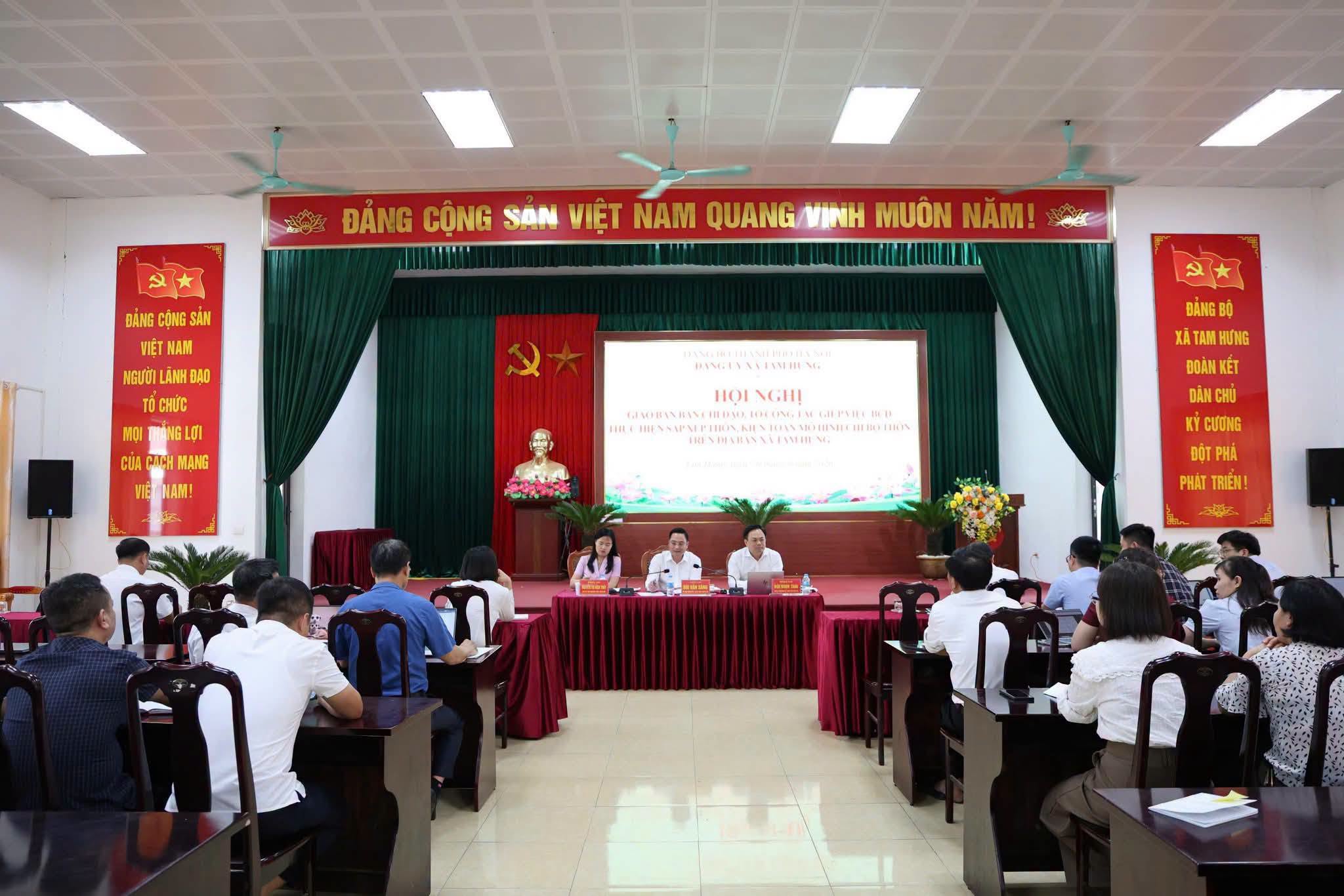 Xã Tam Hưng tăng cường bám sát cơ sở, đẩy nhanh tiến độ sắp xếp thôn và kiện toàn chi bộ