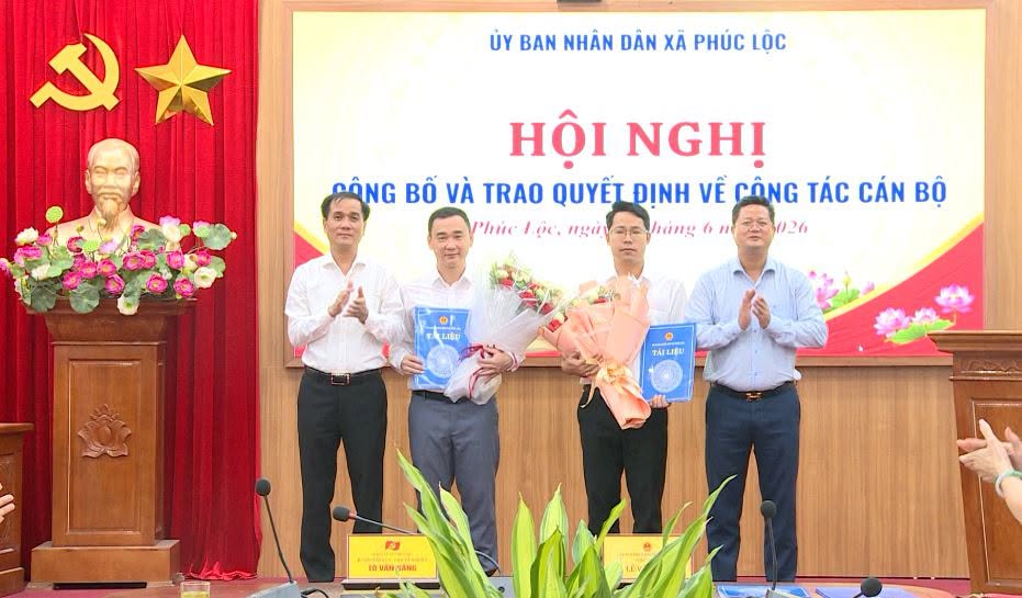 Xã Phúc Lộc công bố và trao quyết định về công tác cán bộ