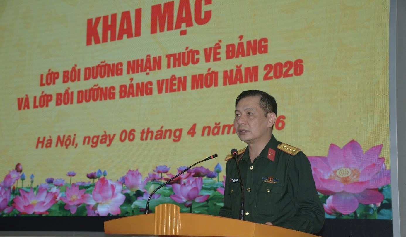 Bộ Tư lệnh Thủ đô Hà Nội khai mạc các lớp bồi dưỡng lý luận chính trị, nâng cao chất lượng phát triển đảng viên năm 2026