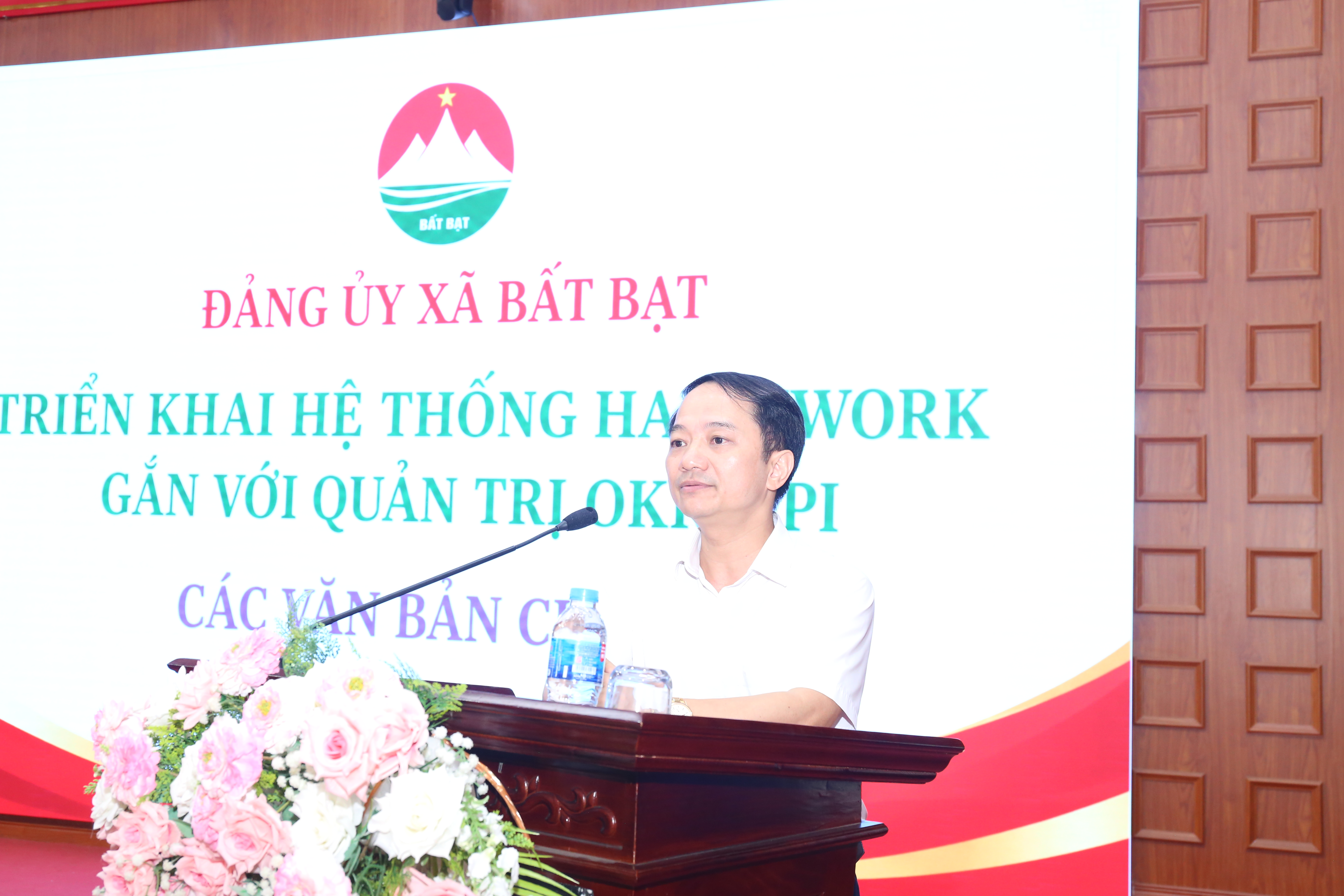 Xã Bất Bạt: Đẩy mạnh ứng dụng HanoiWork, nâng cao hiệu quả thực thi công vụ