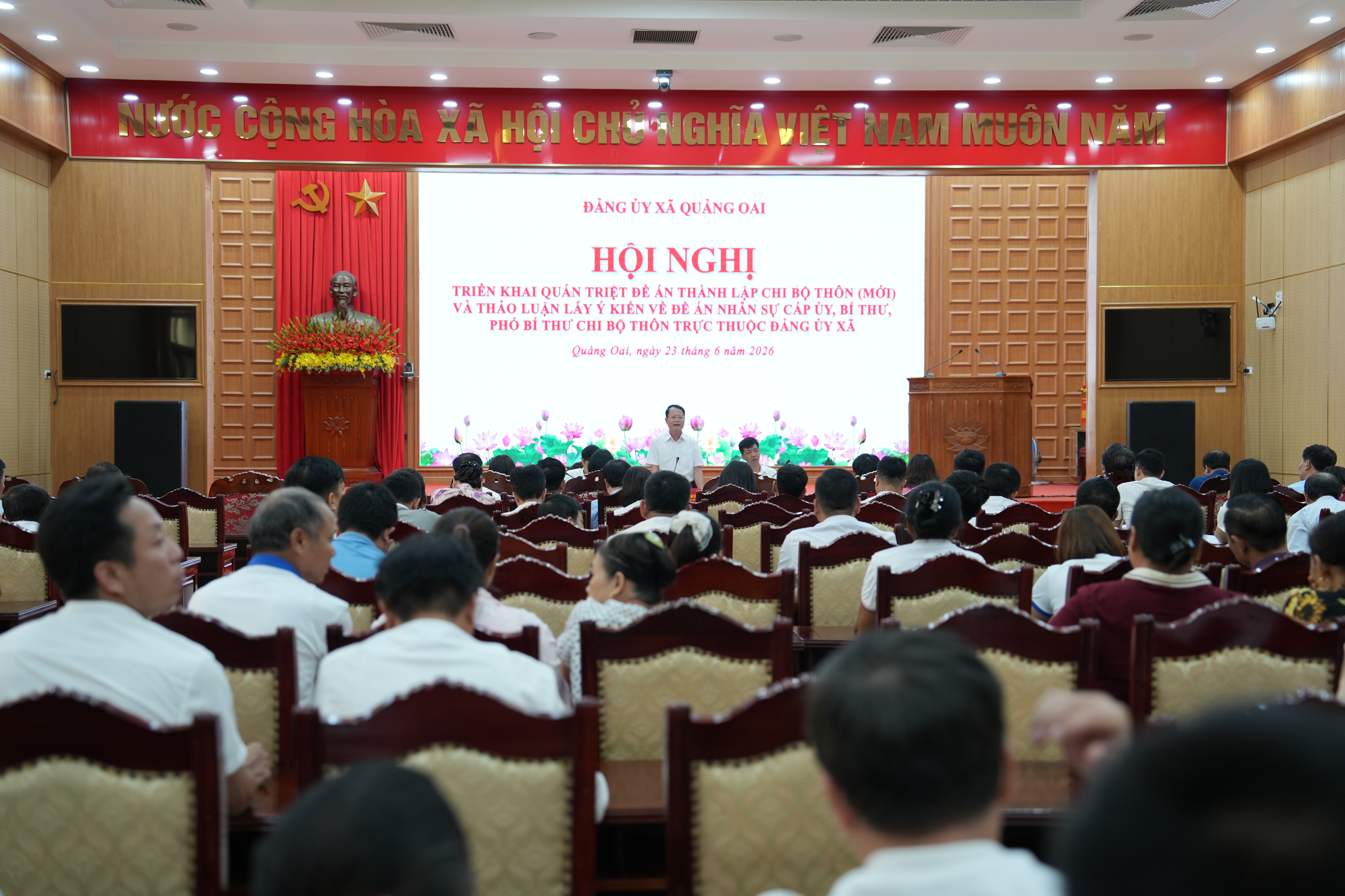 Xã Quảng Oai chuẩn bị nhân sự cho các chi bộ thôn mới sau sắp xếp đơn vị hành chính