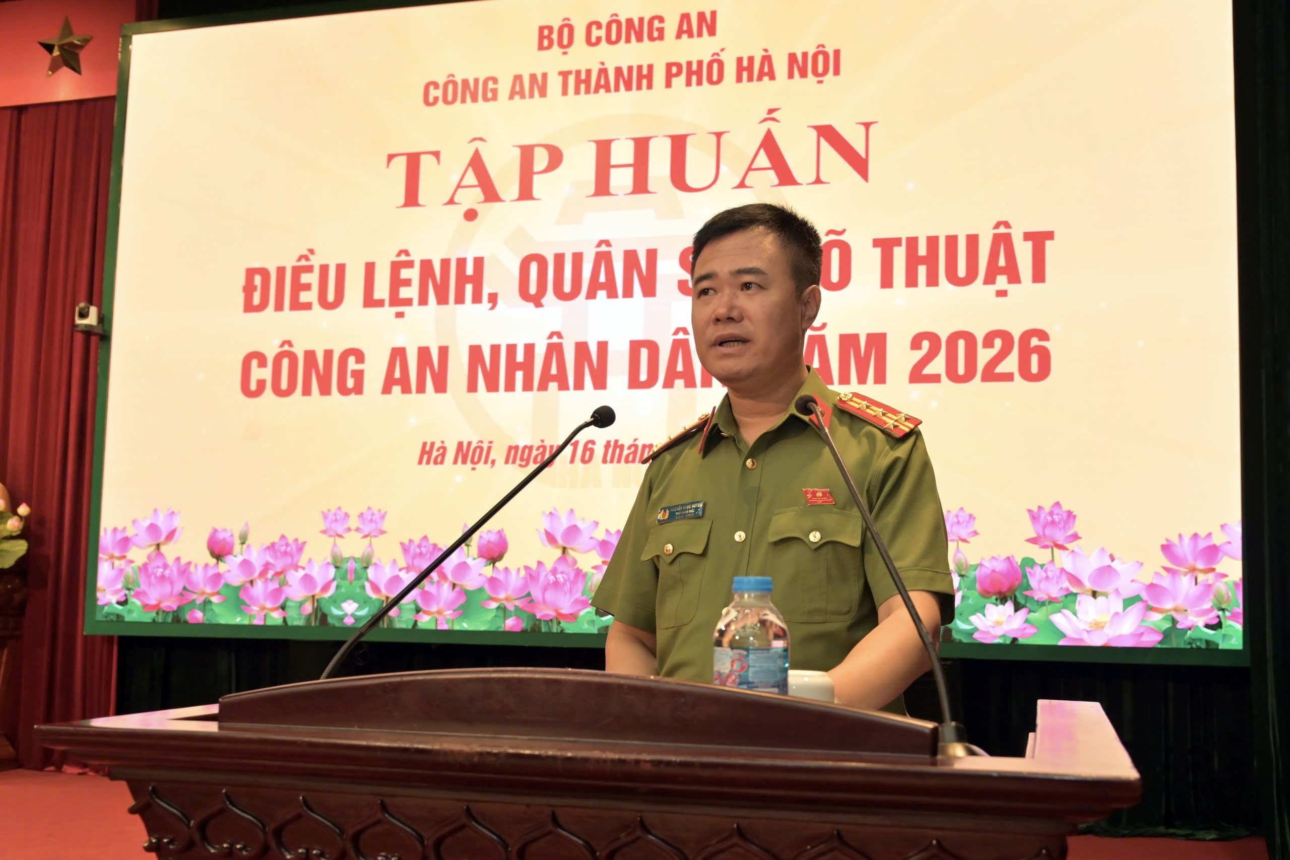 Công an thành phố Hà Nội tiên phong số hóa tập huấn điều lệnh, sát hạch trực tuyến toàn lực lượng