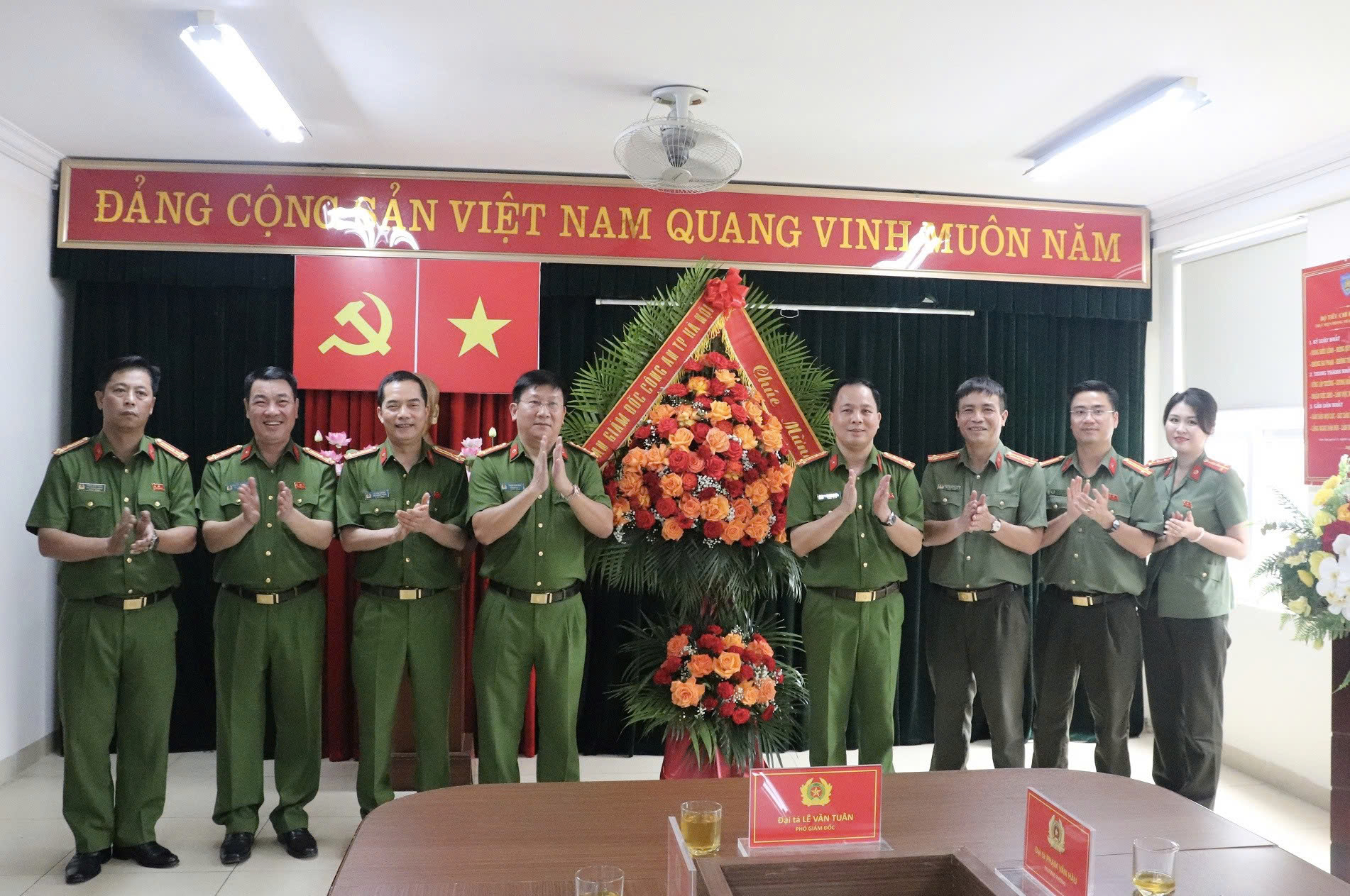 Công an thành phố Hà Nội chúc mừng lực lượng Cảnh sát cơ động nhân kỷ niệm 52 năm Ngày truyền thống