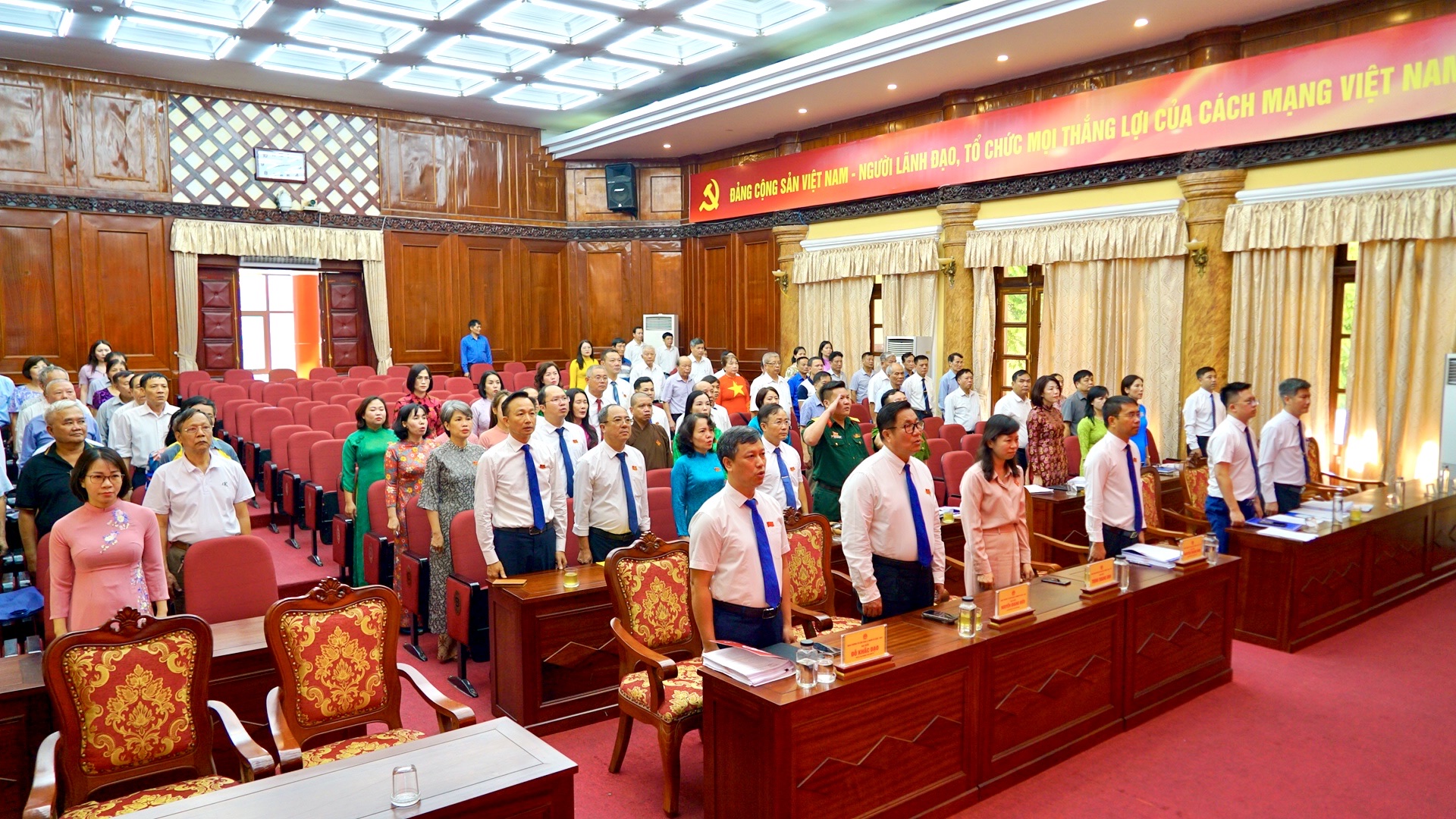 Đồng chí Nguyễn Quang Hiếu - TUV, Bí thư Đảng uỷ, Chủ tịch HĐND phường phát biểu bế mạc kỳ họp