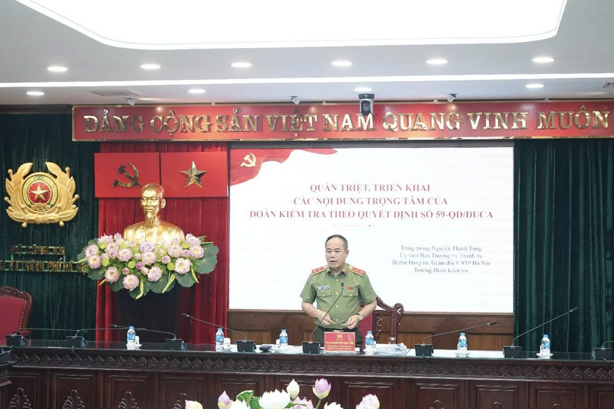 Công an thành phố Hà Nội kiểm tra việc thực hiện nghị quyết và tháo gỡ "điểm nghẽn" tại 5 Công an phường