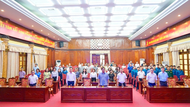 Phường Từ Liêm siết chặt kỷ luật, kỷ cương hành chính tại sinh hoạt dưới cờ tháng 4-2026
