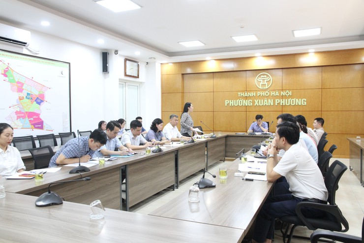 Phường Xuân Phương siết chặt quản lý an toàn thực phẩm, tập trung xử lý các "điểm nghẽn" tại chợ Minh Khai và cơ sở kinh doanh
