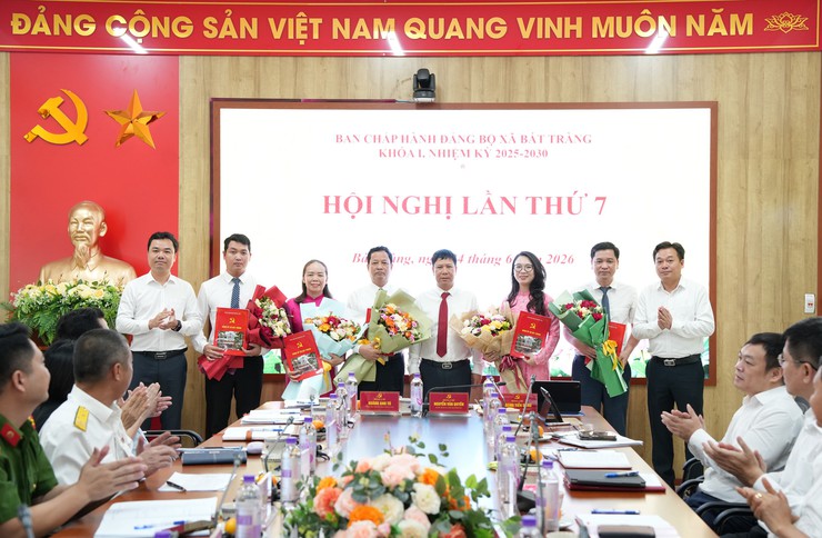 Ban Chấp hành Đảng bộ xã Bát Tràng cho ý kiến về nhiều nội dung quan trọng