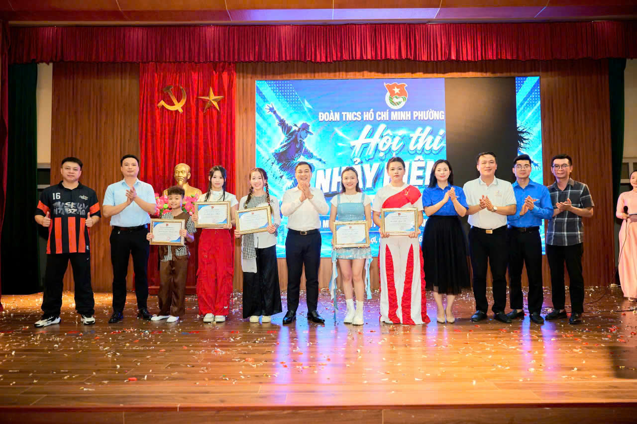 Phường Phúc Lợi sôi động chung khảo Hội thi Nhảy hiện đại, lan tỏa sức trẻ chào mừng một năm thành lập