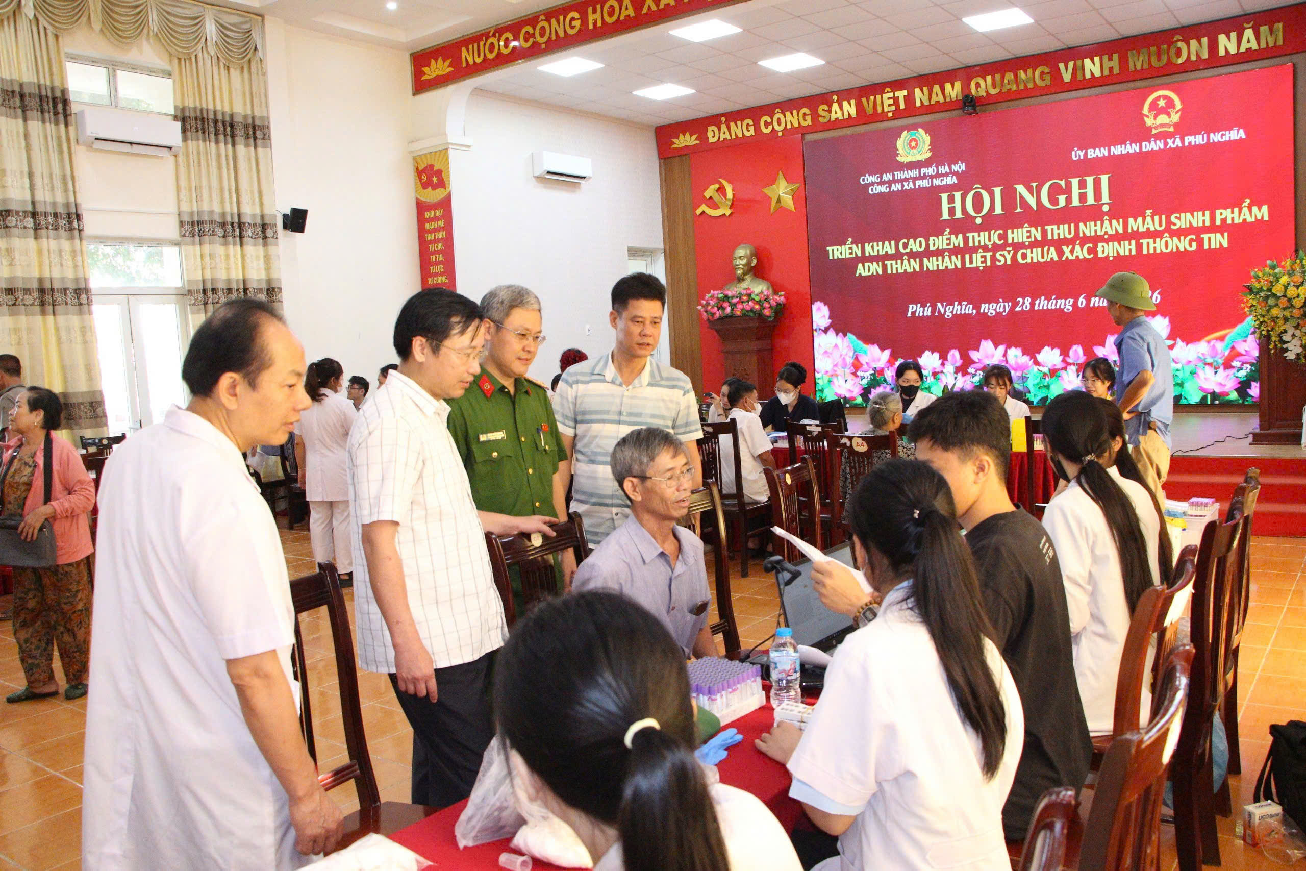 Xã Phú Nghĩa thu nhận mẫu ADN thân nhân liệt sĩ, góp phần hành trình xác định danh tính các anh hùng liệt sĩ