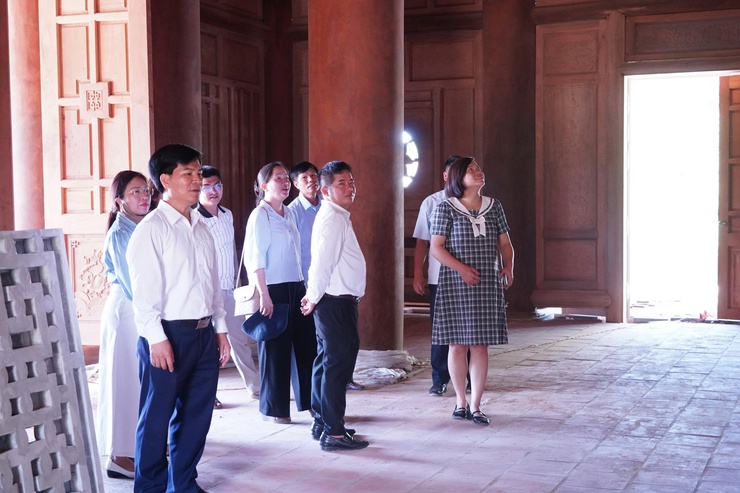Phường Chương Mỹ khảo sát quần thể di tích chùa Trầm, đẩy nhanh bảo tồn di sản gắn với kỷ niệm 80 năm Ngày Toàn quốc kháng chiến