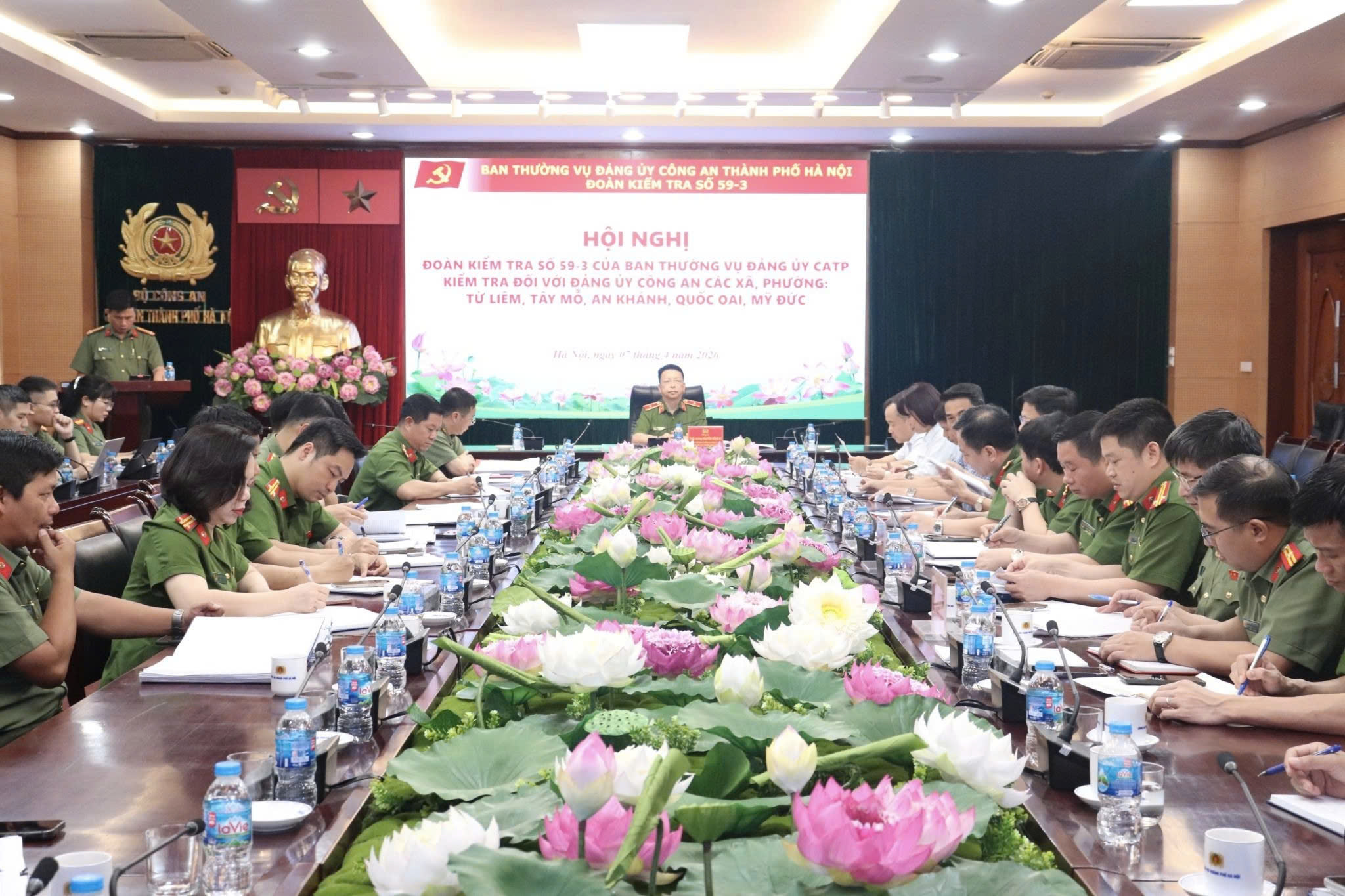 Đảng ủy Công an thành phố Hà Nội kiểm tra công tác xây dựng Đảng tại 5 Công an xã, phường