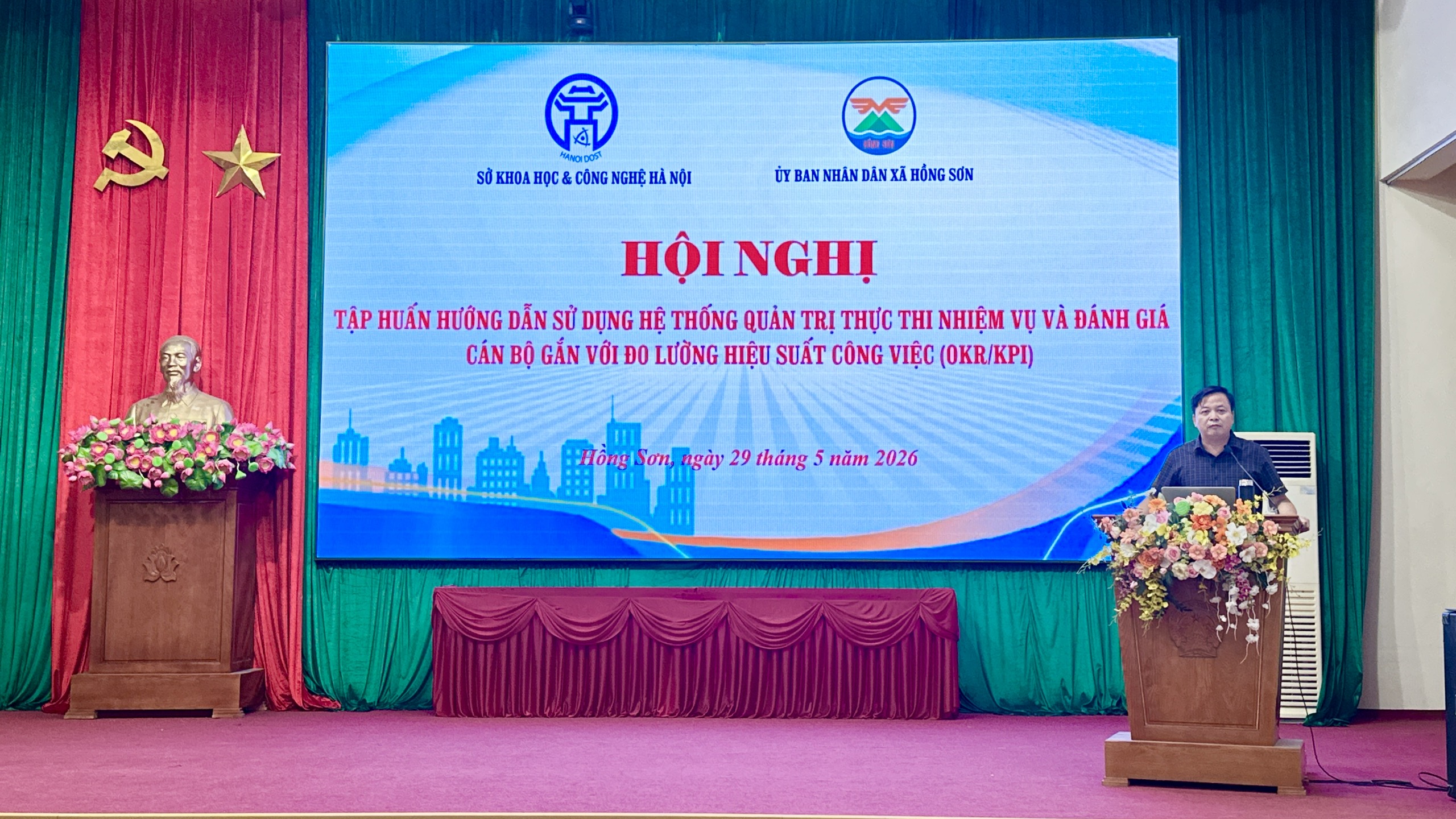 Xã Hồng Sơn đẩy mạnh chuyển đổi số trong quản trị, điều hành bằng nền tảng HanoiWork