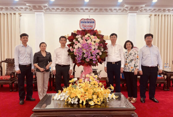 Sở Giáo dục và Đào tạo Hà Nội chúc mừng ngành Thể dục thể thao, tăng cường phối hợp phát triển văn hóa, giáo dục Thủ đô